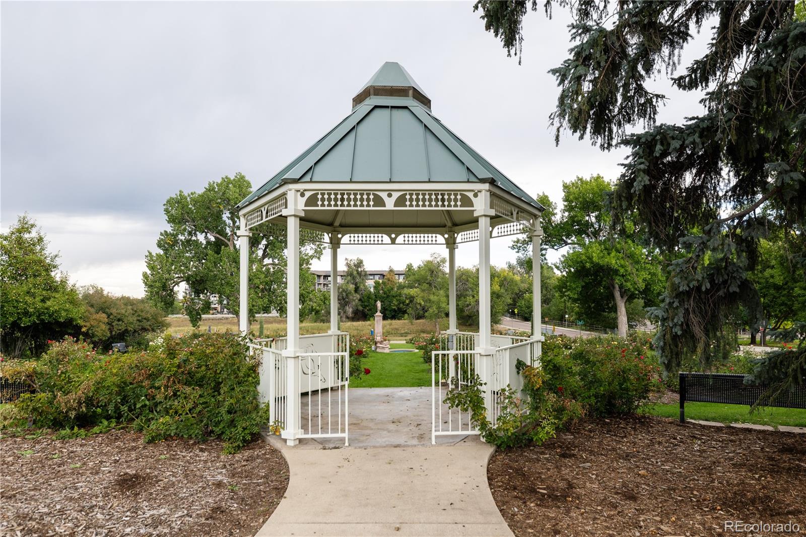 5916 S Sycamore Street