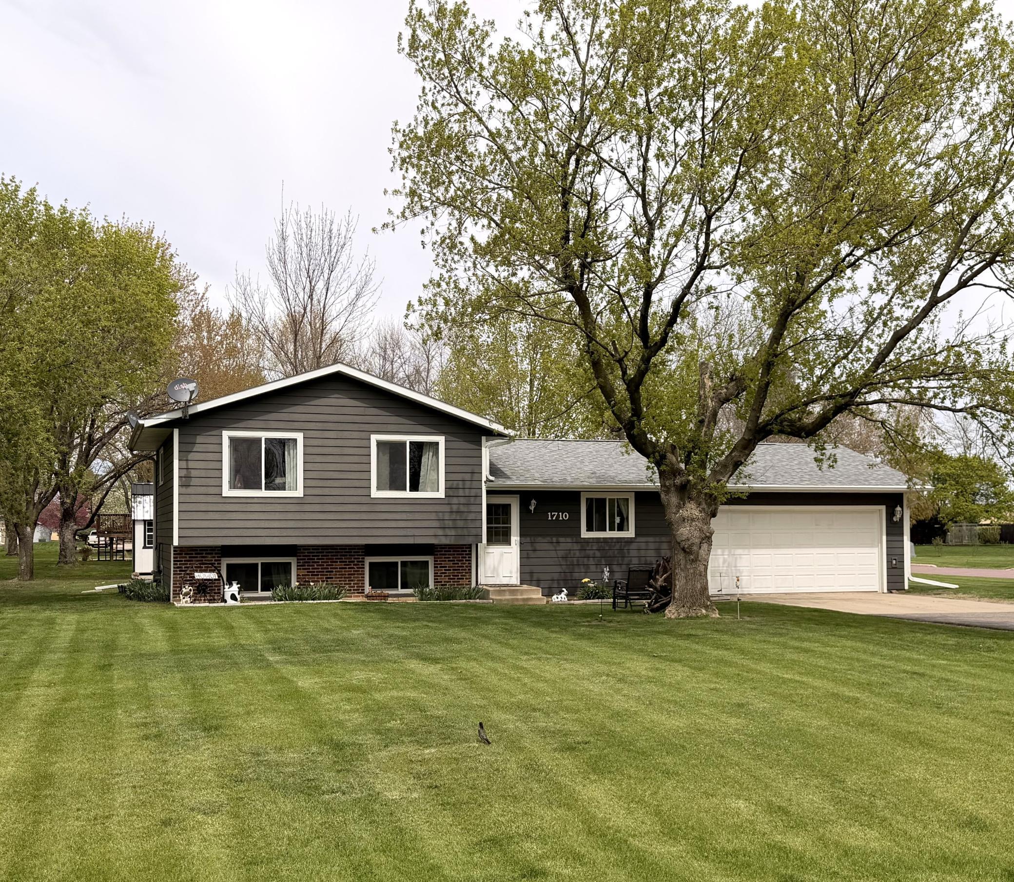 1710 River Road
