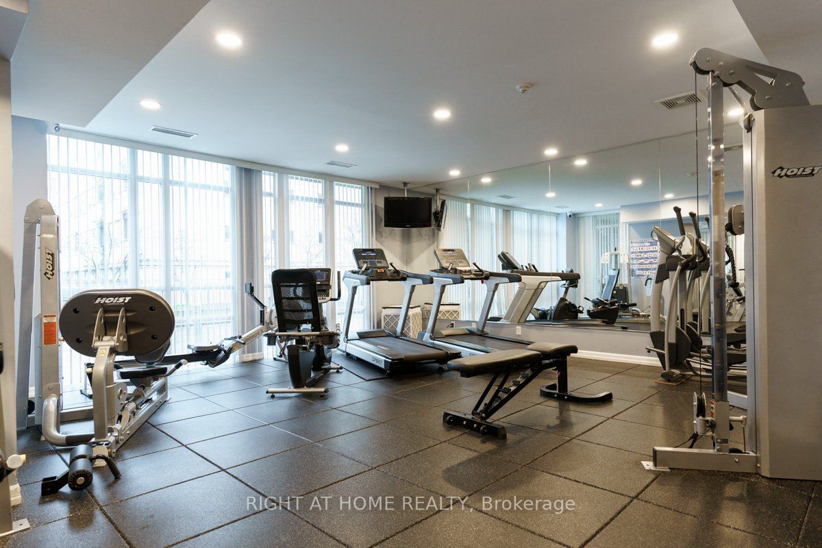 900 Mount Pleasant Rd 704