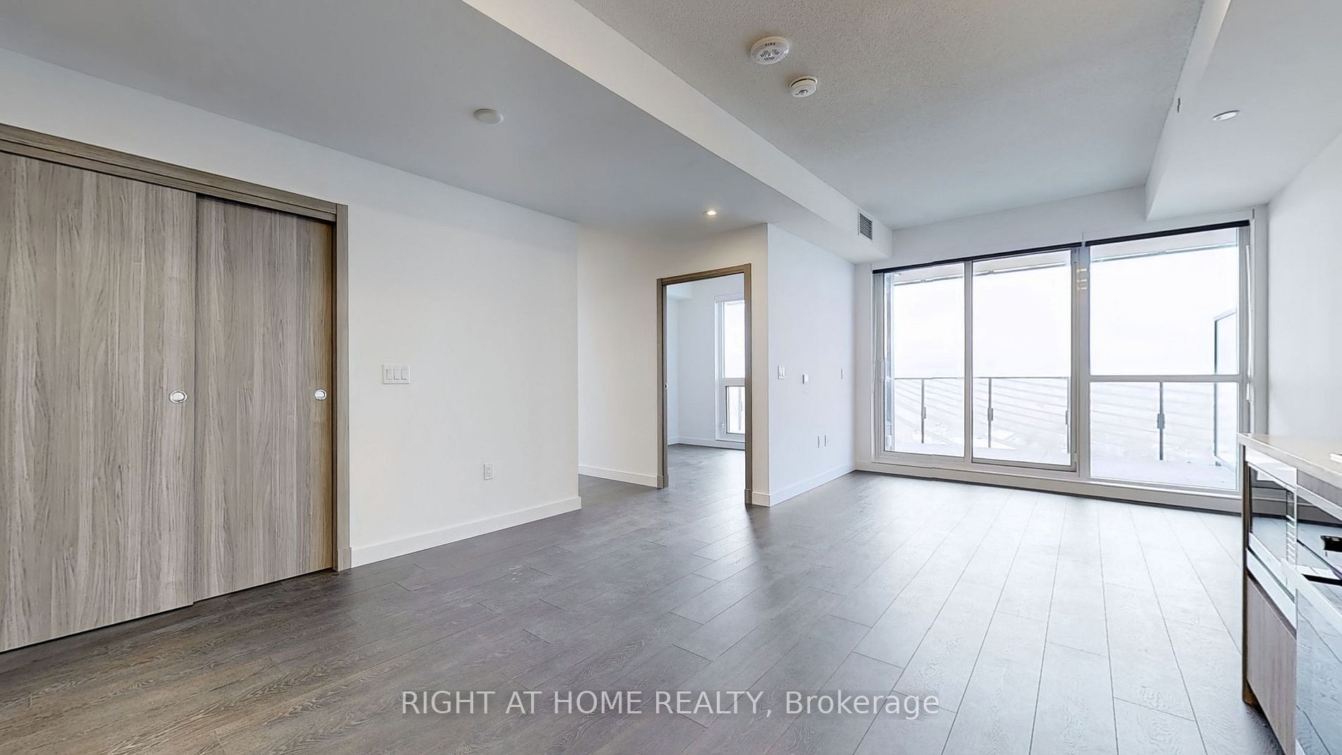 27 Mcmahon Dr 2307