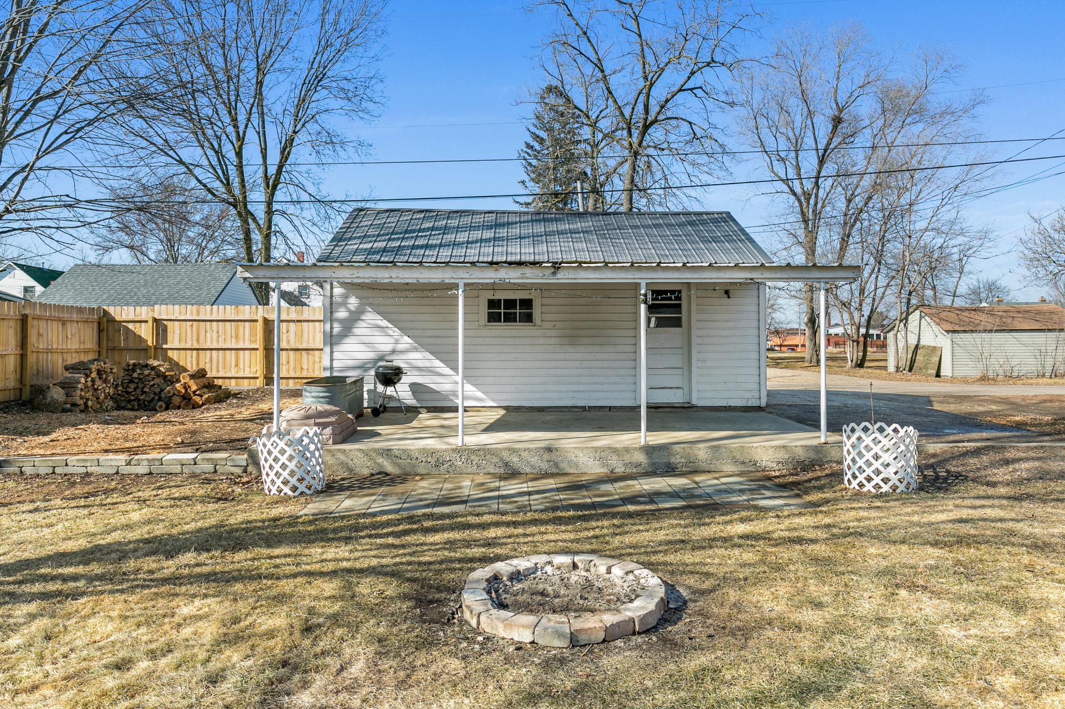 404 3rd Street SE