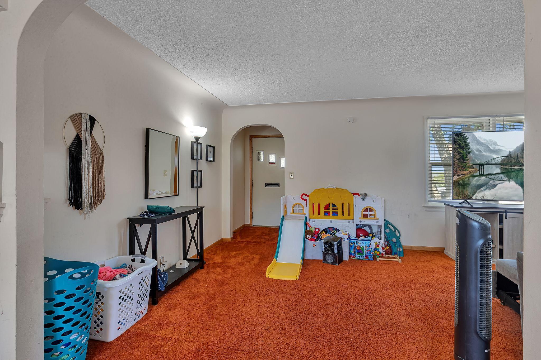 312 E Broadway