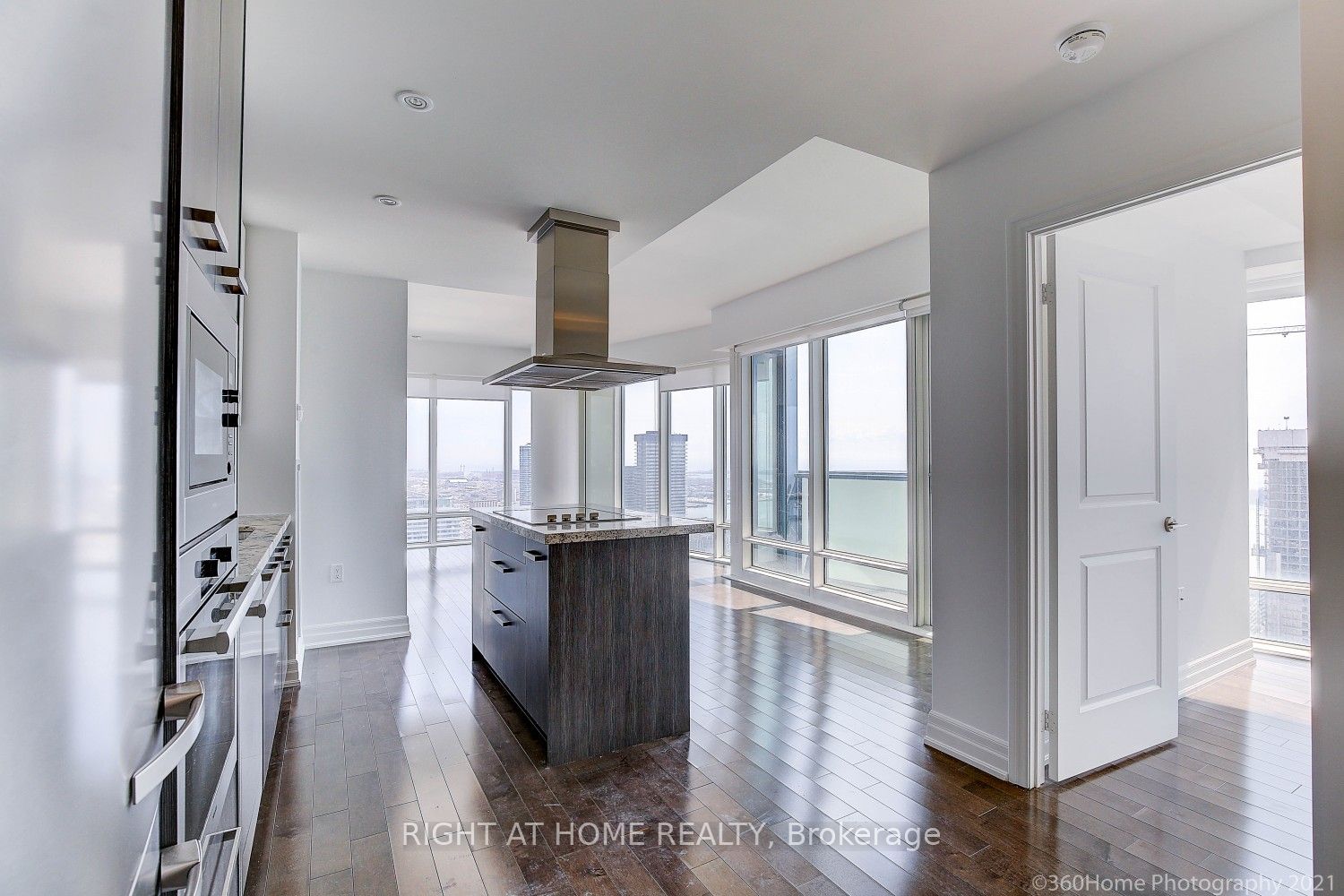 8 The Esplanade 4510