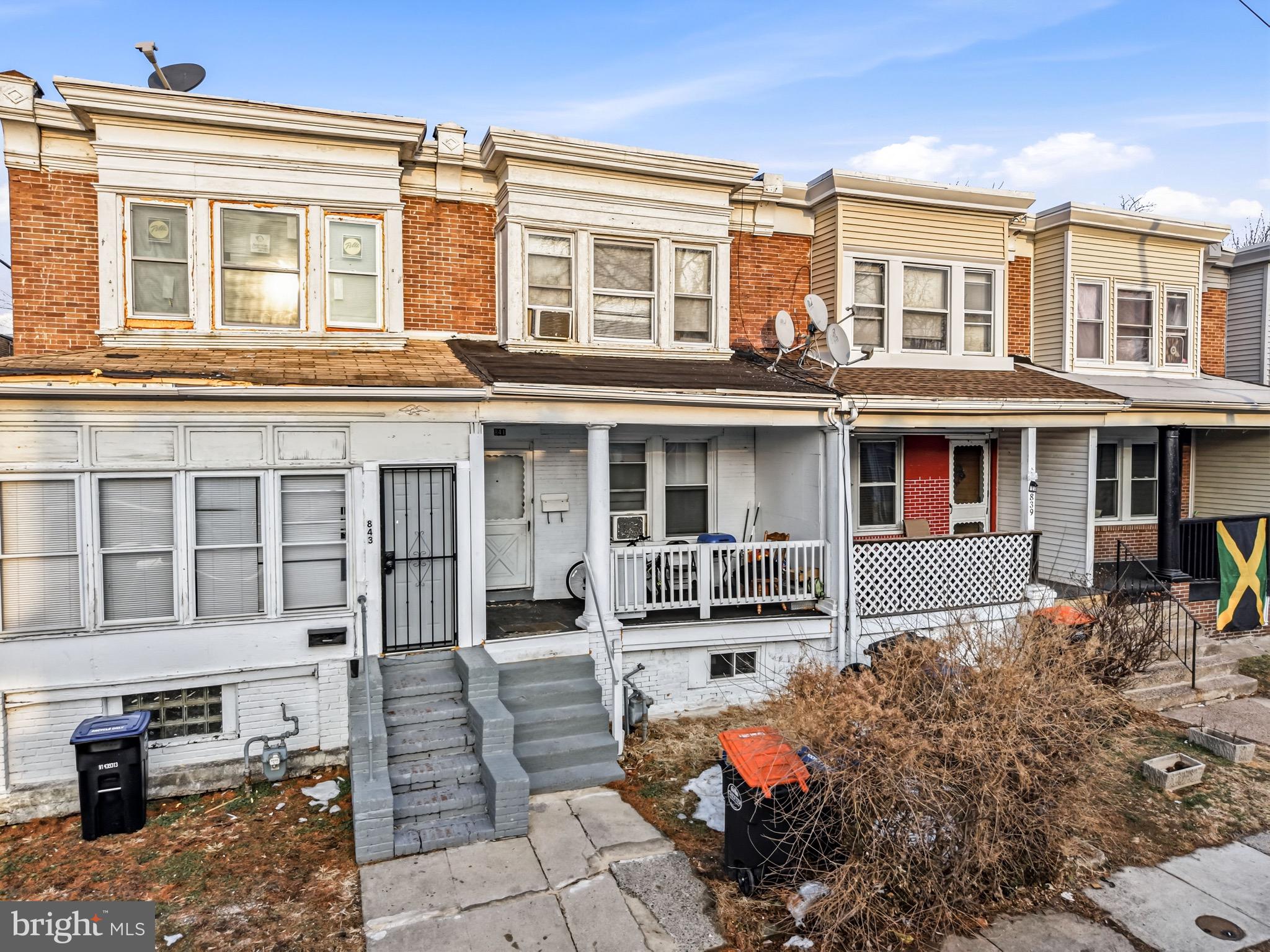 843 Elsinore Pl  