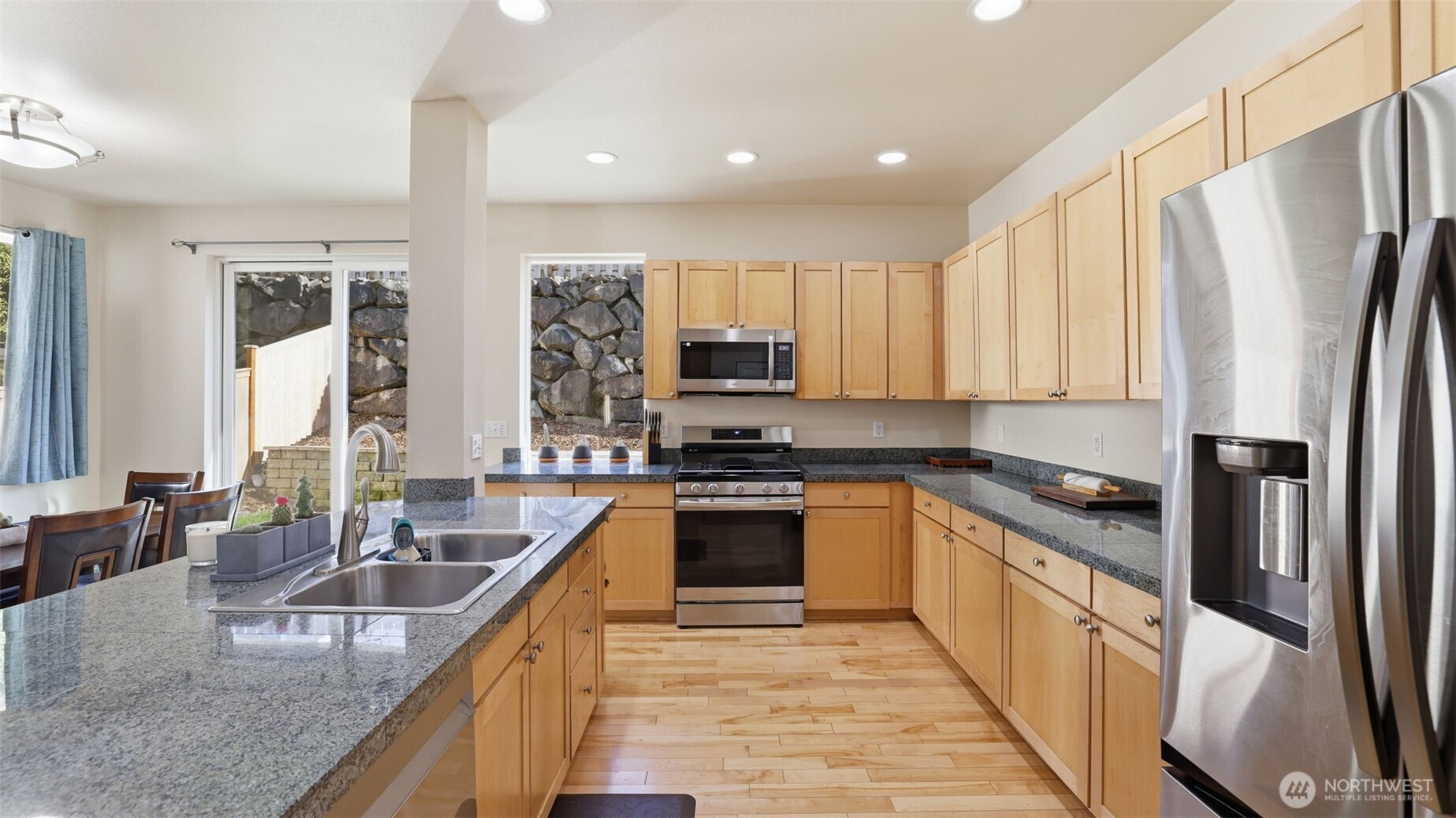 6114 Montevista Drive SE