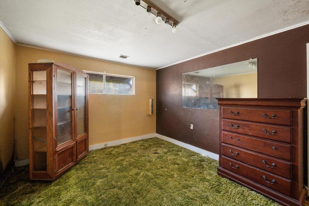 905 G W Jackson Avenue