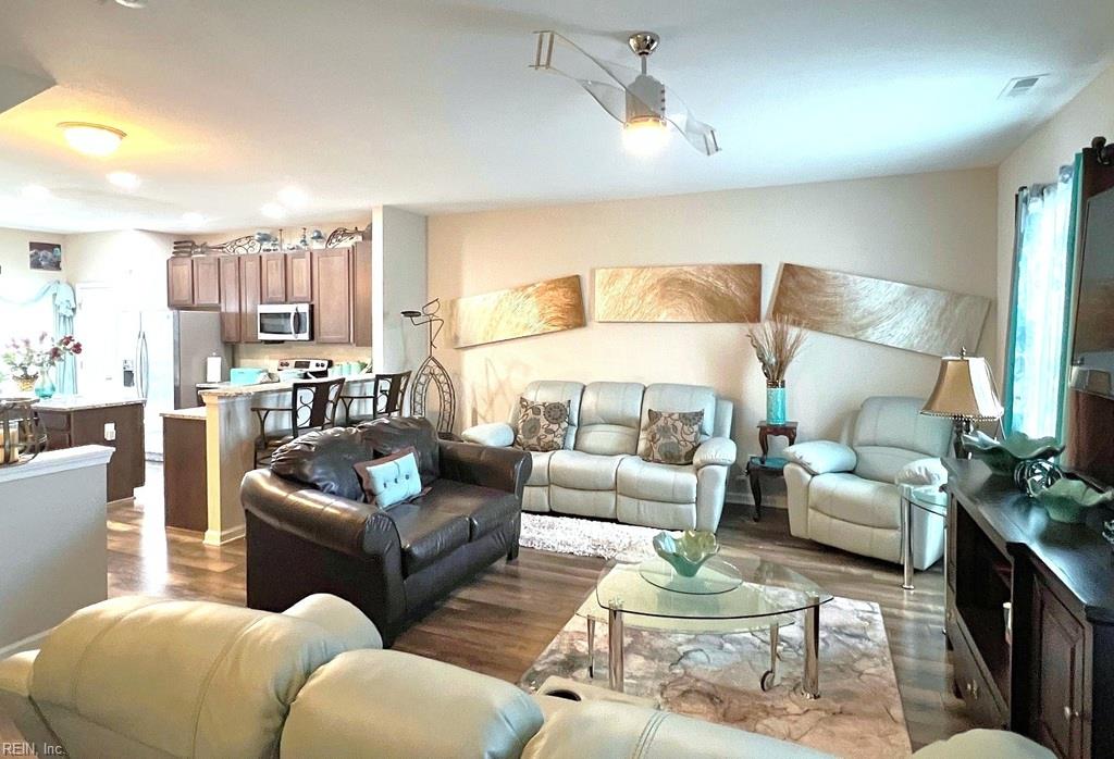 515 Waterside Drive 117