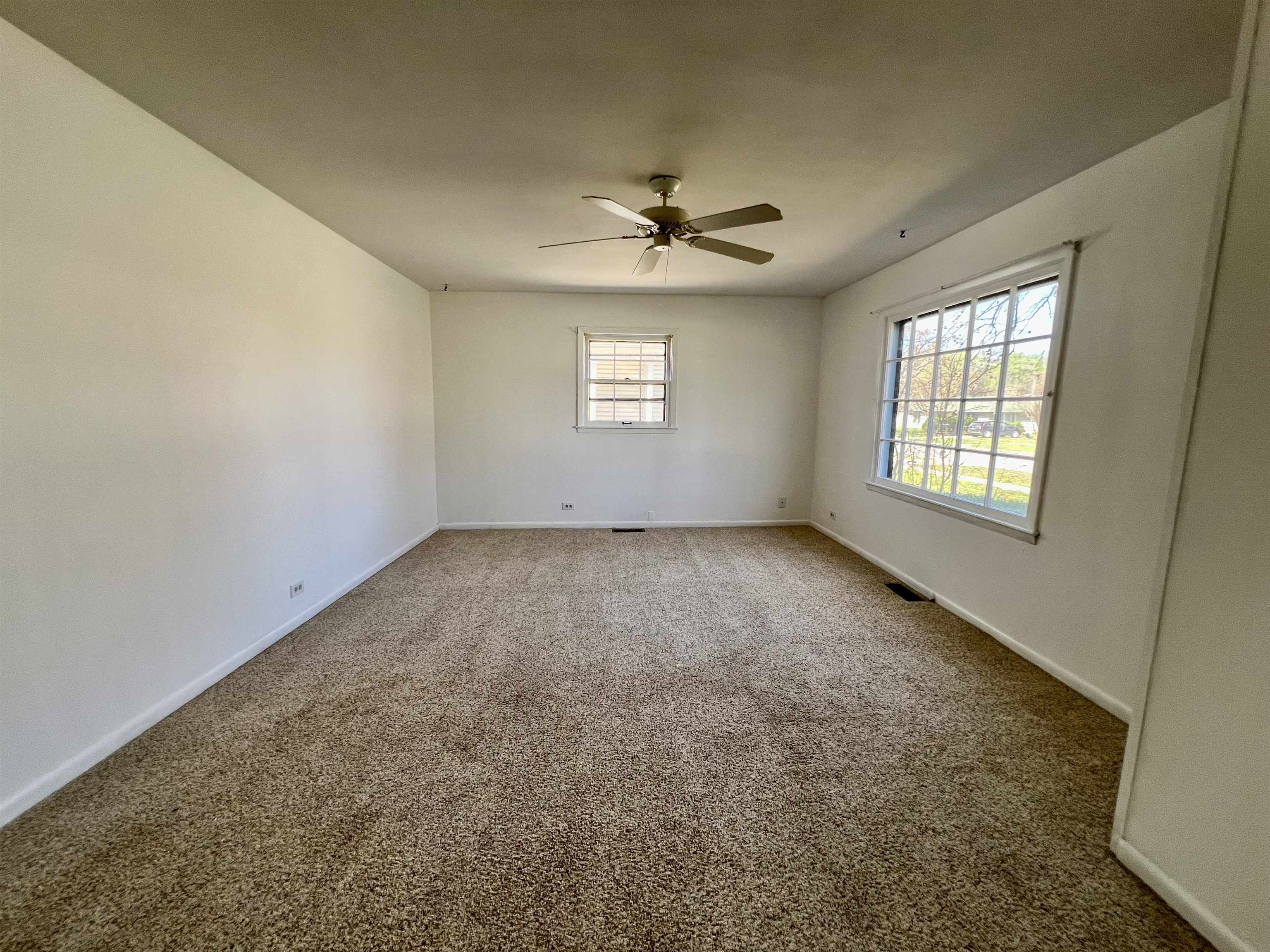 821 E 10th