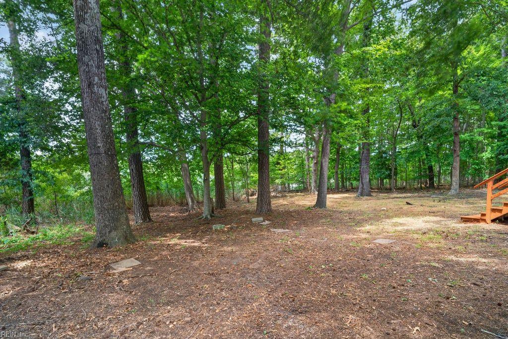 112 W Rexford Drive