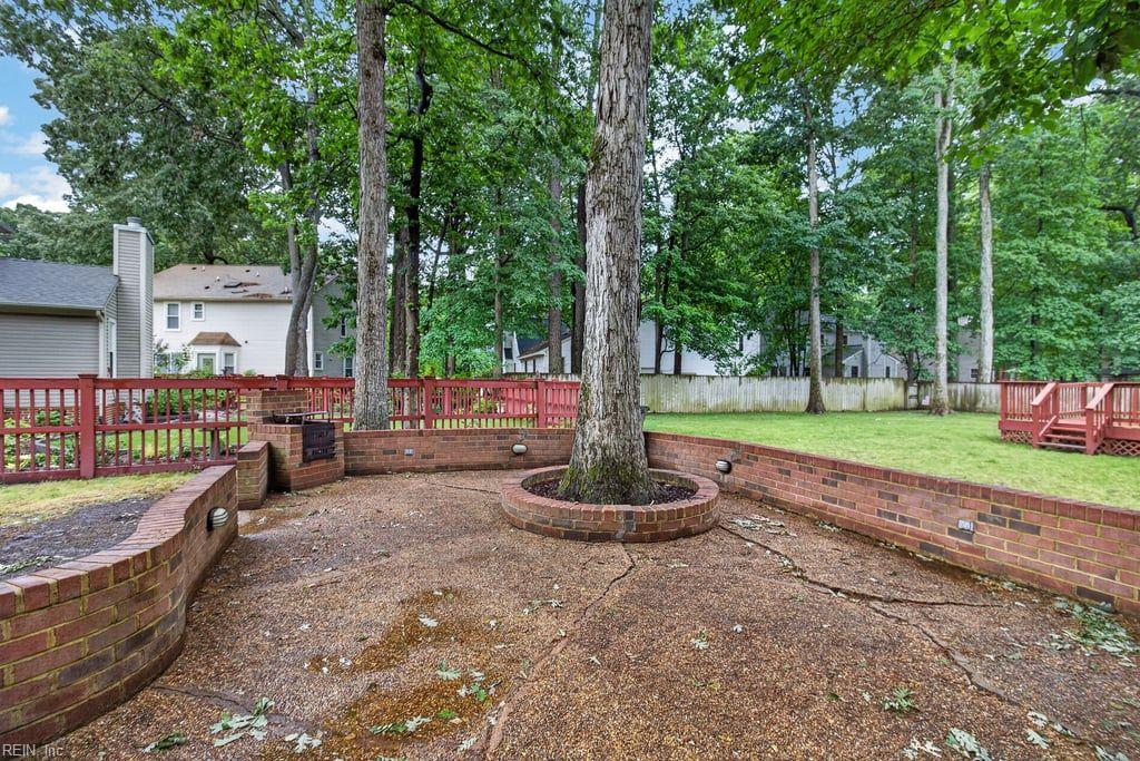 824 Lancaster Lane