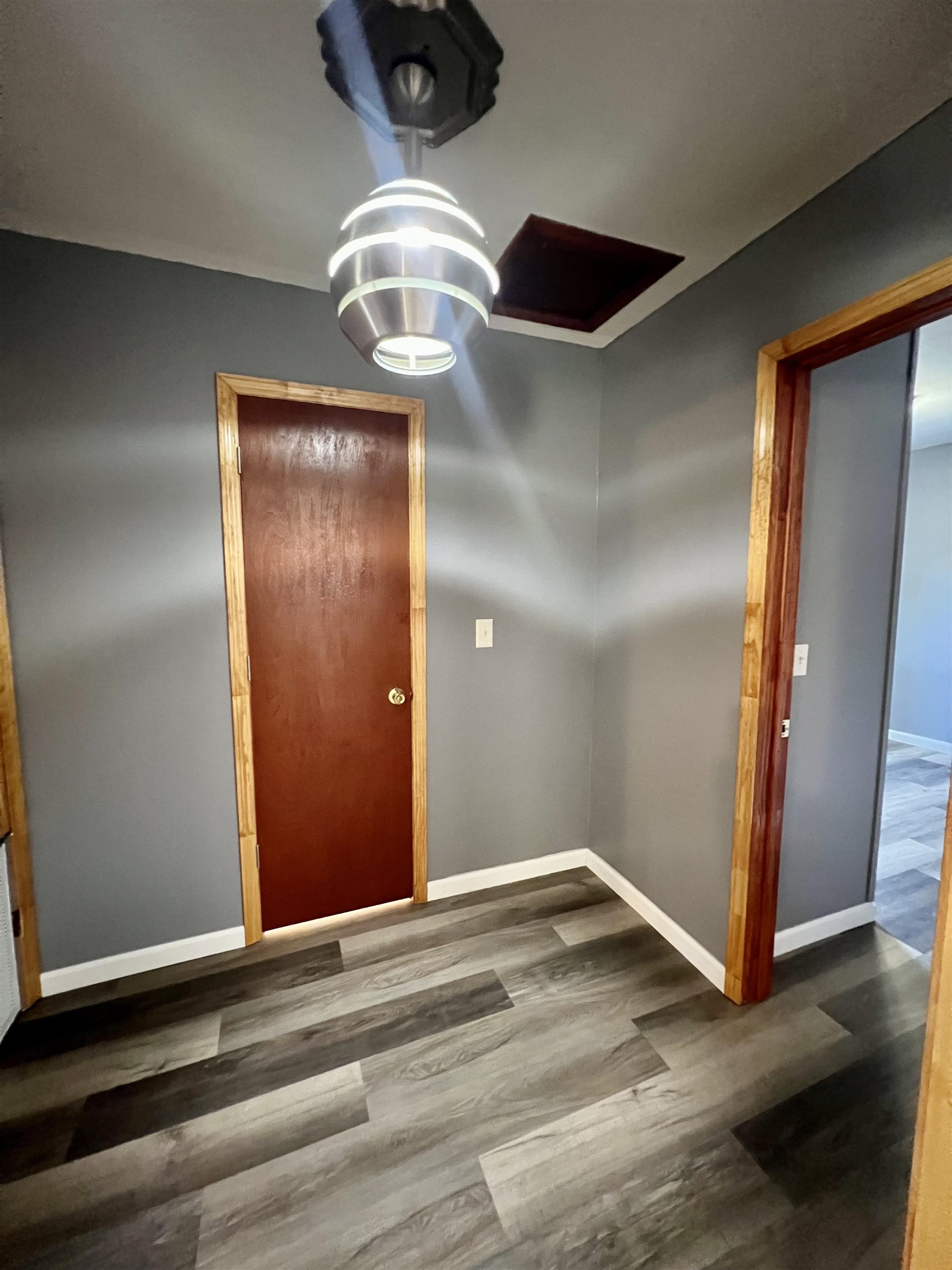 210 E Quincy