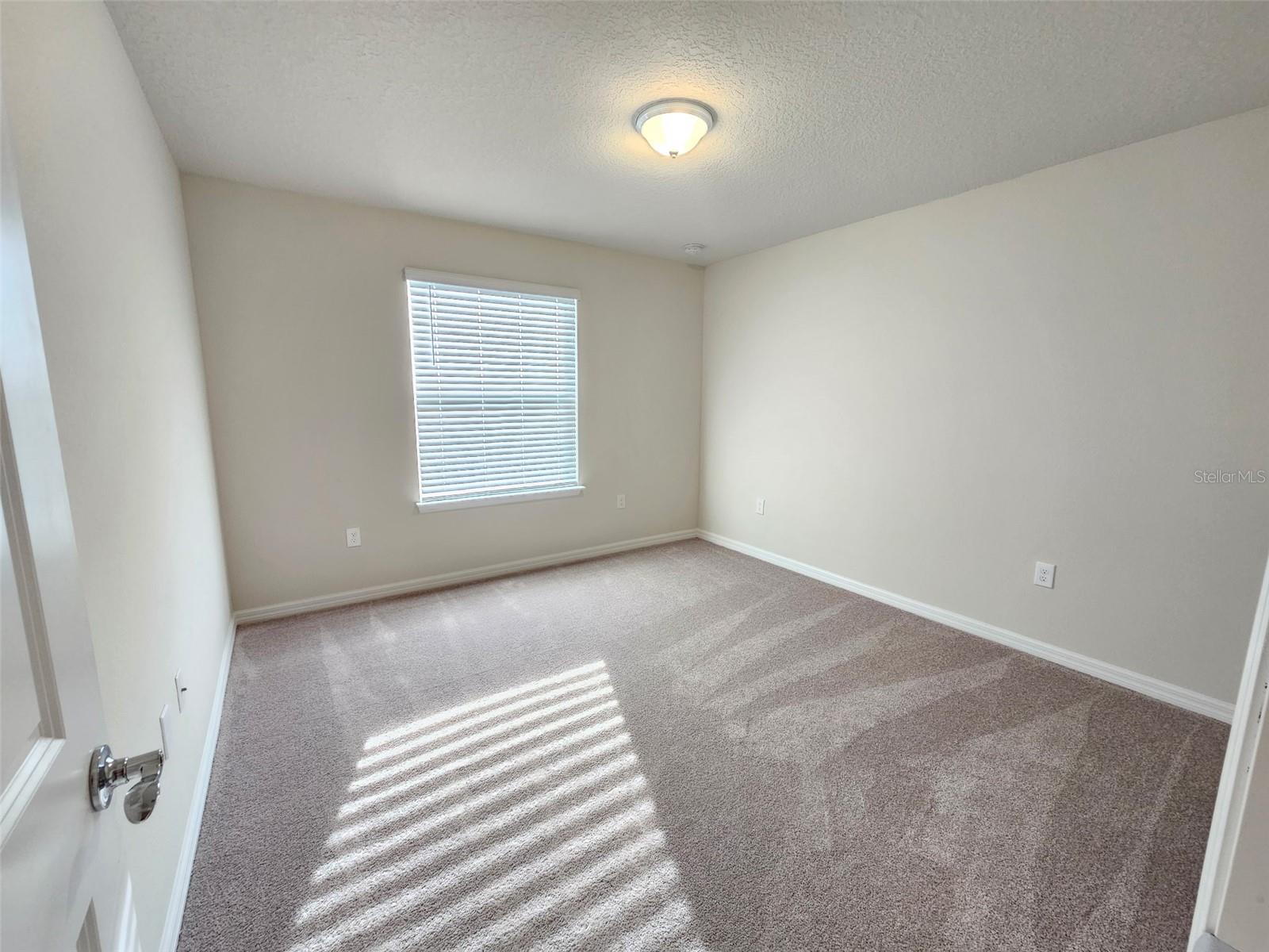 3273 Lilac Way