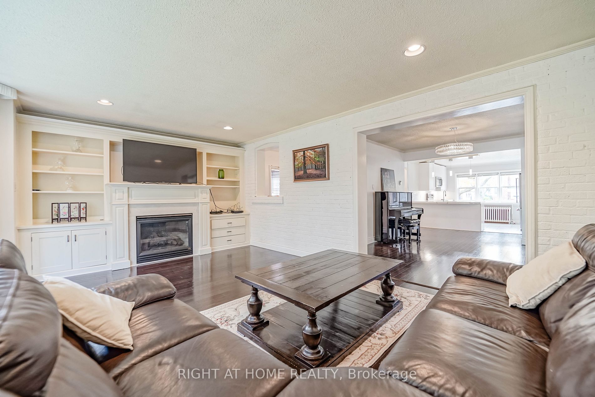 84 Glenvale Blvd