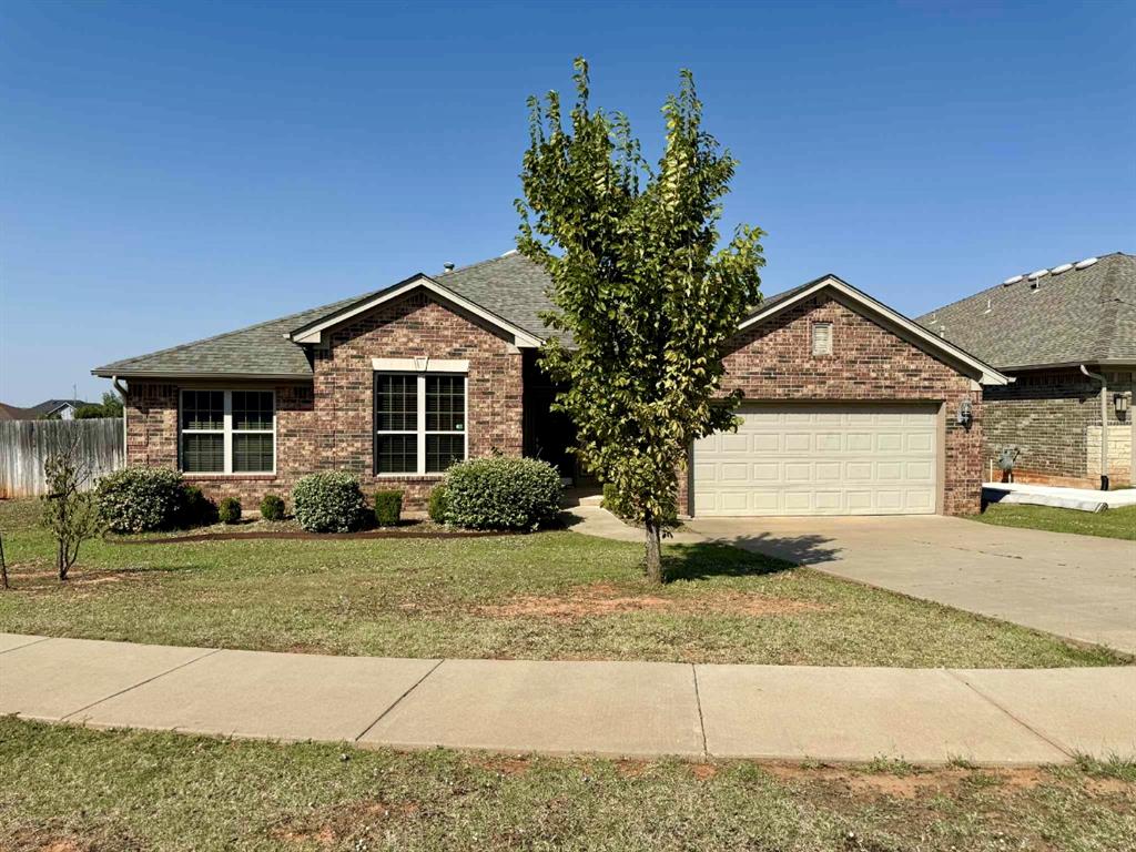 This amazing 4 bedrooms, 2 bath, 2 car garage home is perfect for your family's needs! The open concept kitchen is just beautiful, with elegant granite counter-tops and built-in appliances, including a fabulous gas range. The primary suite comes with a Jacuzzi and a huge walk in closet, convenient location close to the university of Oklahoma and I-35, Above ground shelter is in garage.
corner lot with big backyard.