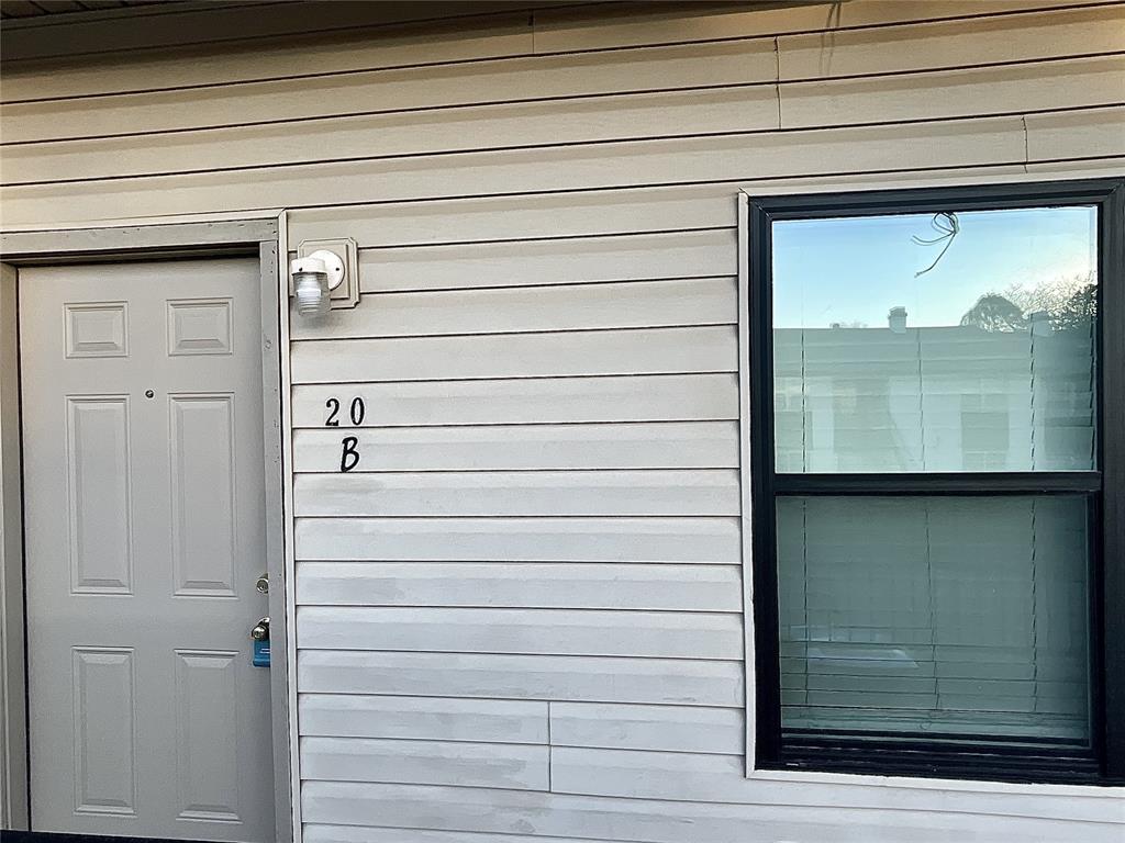 This apartment is a loft style setting. There is one bedroom upstairs that overlooks the living room and another bedroom downstairs, with the bathroom being downstairs as well. The property is located only about 2 miles from OU Campus and also very close to all of Normans eateries and entertainment. There is also a bus stop less than a 1/2 of a mile away!Tenant pays Electric, Gas, and Water.Listing broker is an owner of this property with real estate with license #071687***Accepts Norman Housing***Pets Welcome (2 PET LIMIT):1 Pet - $300 Deposit + $25/mo Pet Rent2 Pet - $400 Deposit + $40/mo Pet Rent