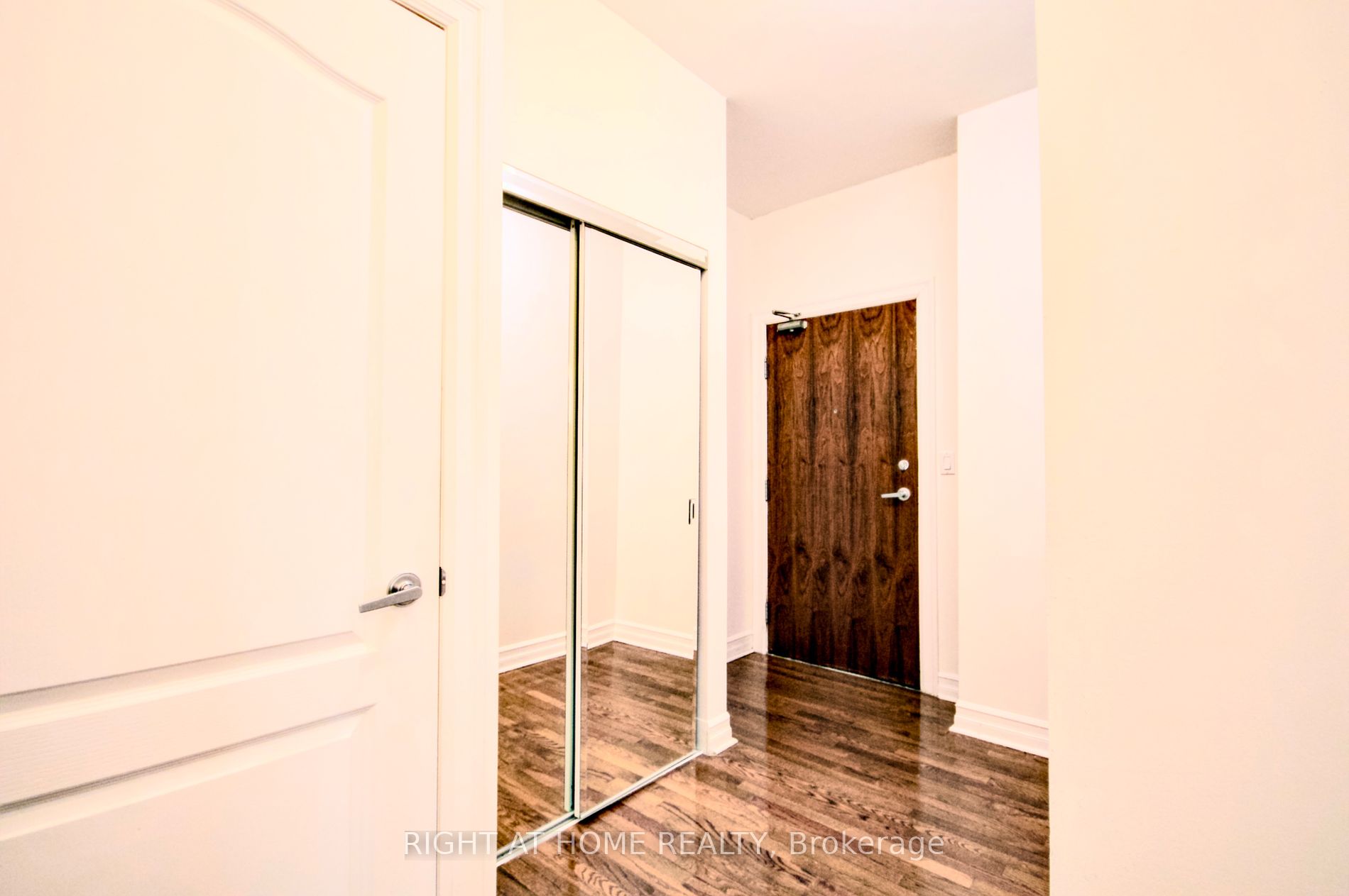 1 W Elm Dr 2611