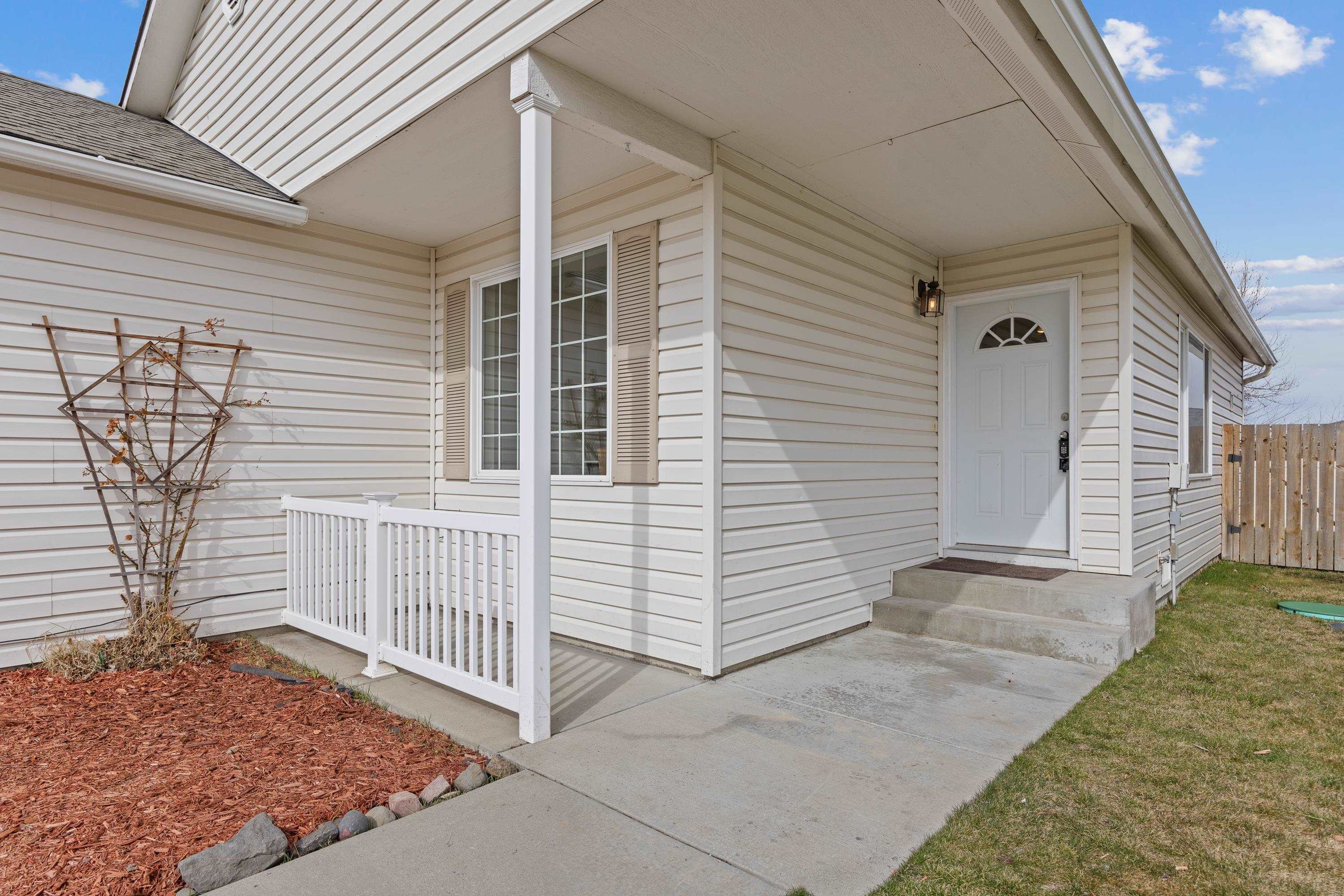 10026 W Barberry Ave