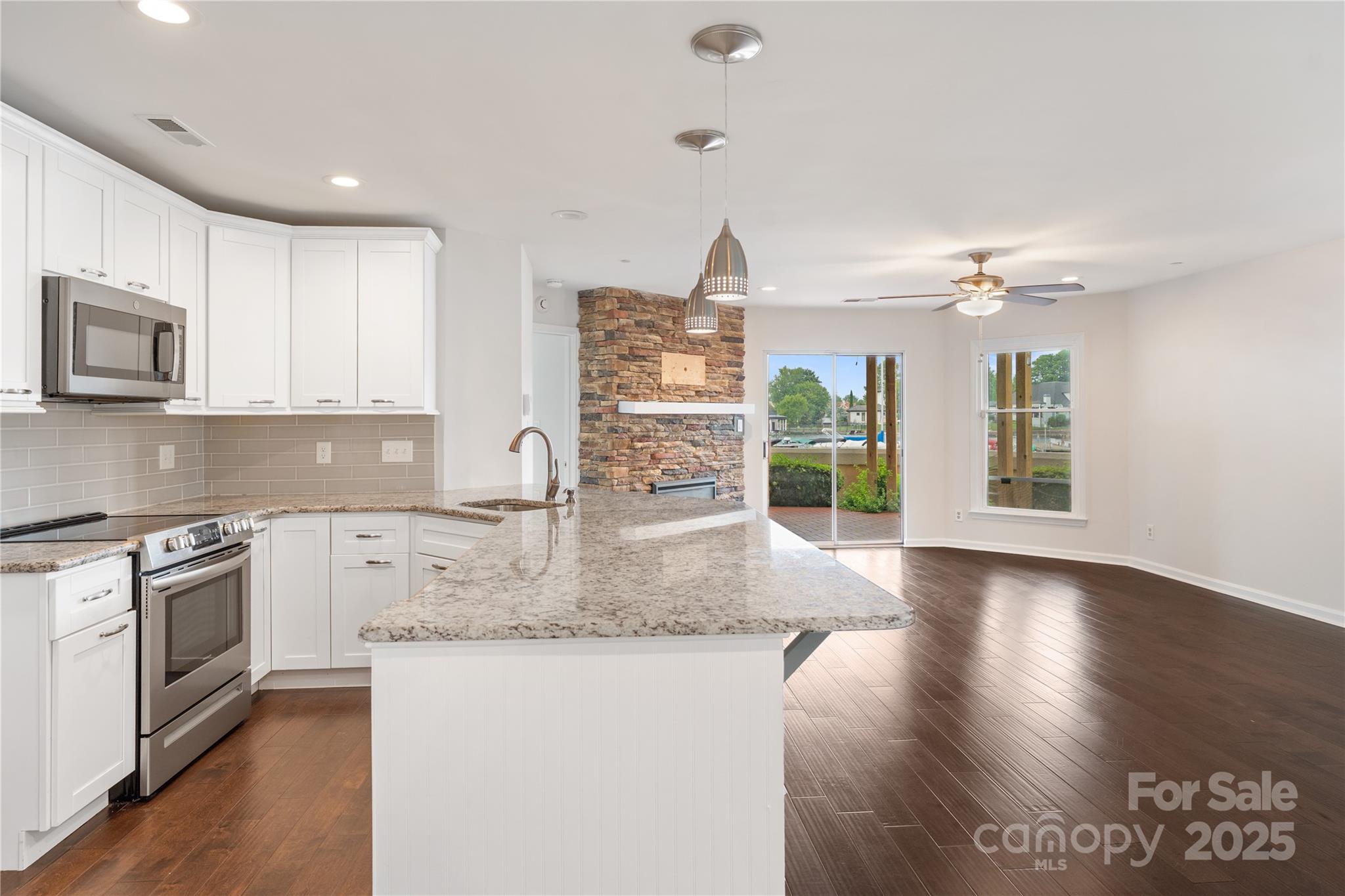18647 Vineyard Point Lane