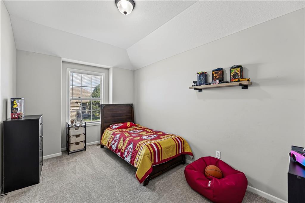 6720 N Cypress Avenue