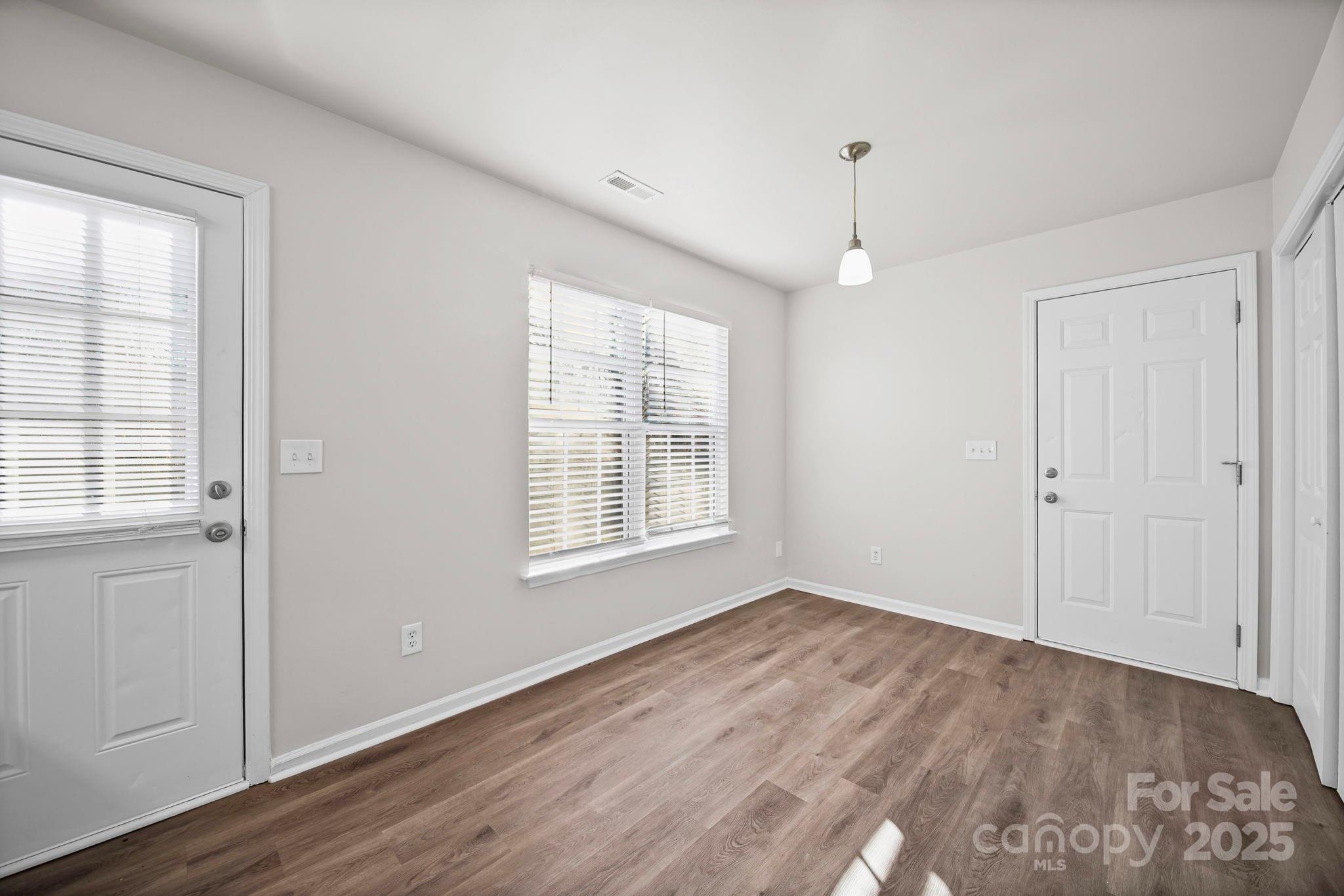 554 Havenbrook Way NW