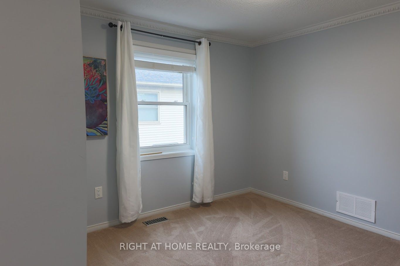 591 N Dunrobin Crt