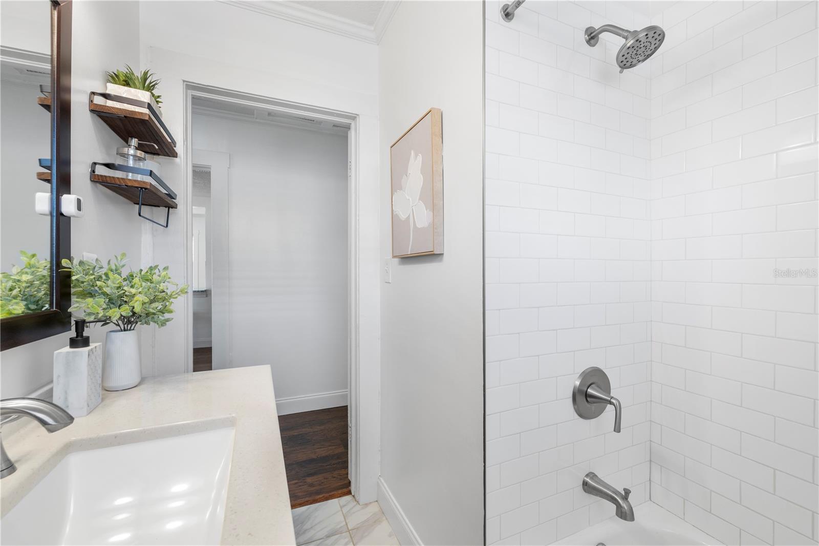 4009 N Seminole Avenue