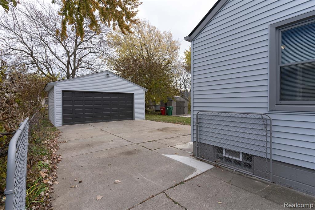 22432 LAMBRECHT Avenue