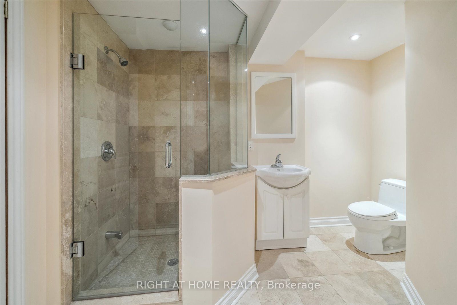 77 Auburndale Dr
