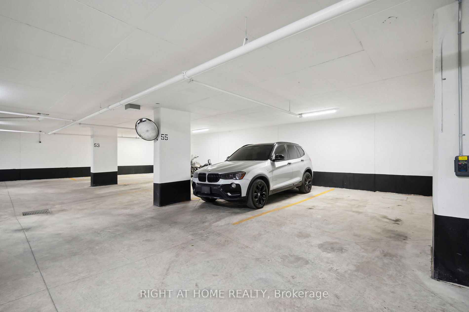 270 Dufferin St LPH17