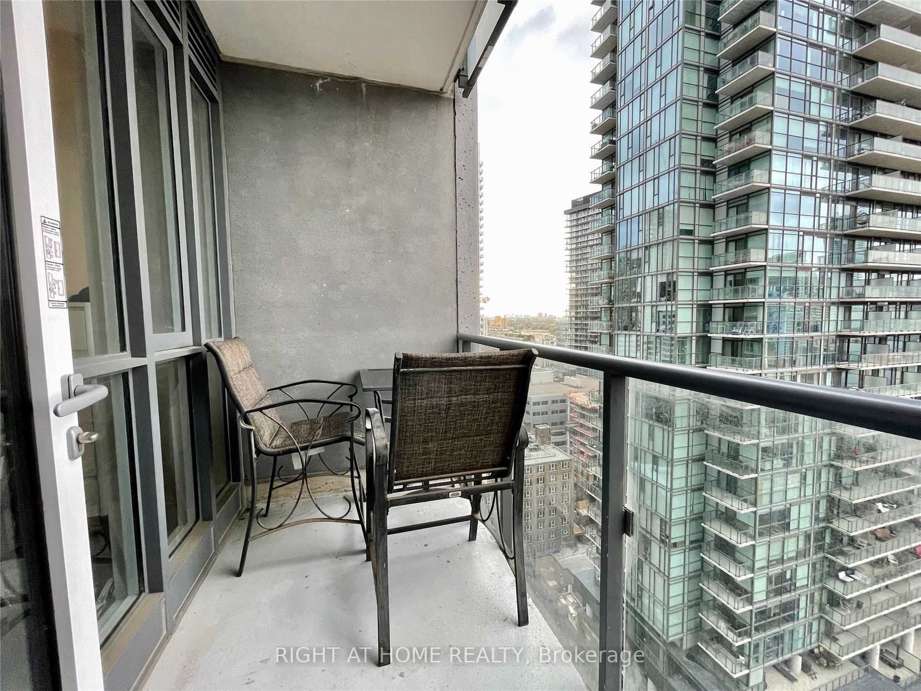 295 W Adelaide St 2303