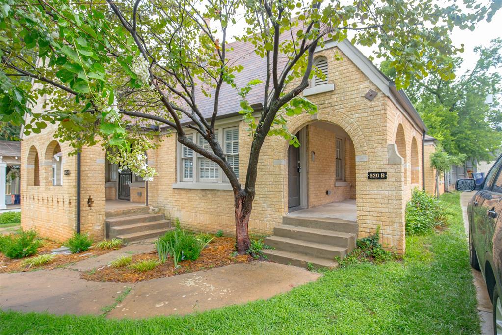 Explore this beautifully remodeled duplex nestled in the heart of the Paseo district, offering walking distance convenience to many wonderful restaurants. Revel in the interior features, including beautiful hardwoods, granite countertops, stainless steel appliances, and tile throughout the home. Don't miss the chance to make this your home sweet home. Contact us today to schedule a showing, as this home won't last long! Refrigerator available for $50 a month. Water bill is added your monthly rent. Renter is responsible for utilities. There is a $15 a month landscaping fee. Shared backyard.Lawn care $15/month. Water bill will be added to your monthly rent. Tenant responsible for all utilities. Shared backyard.