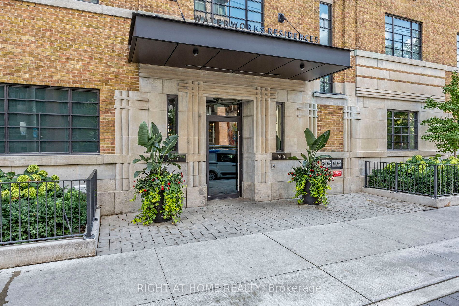 505 W Richmond St 1313