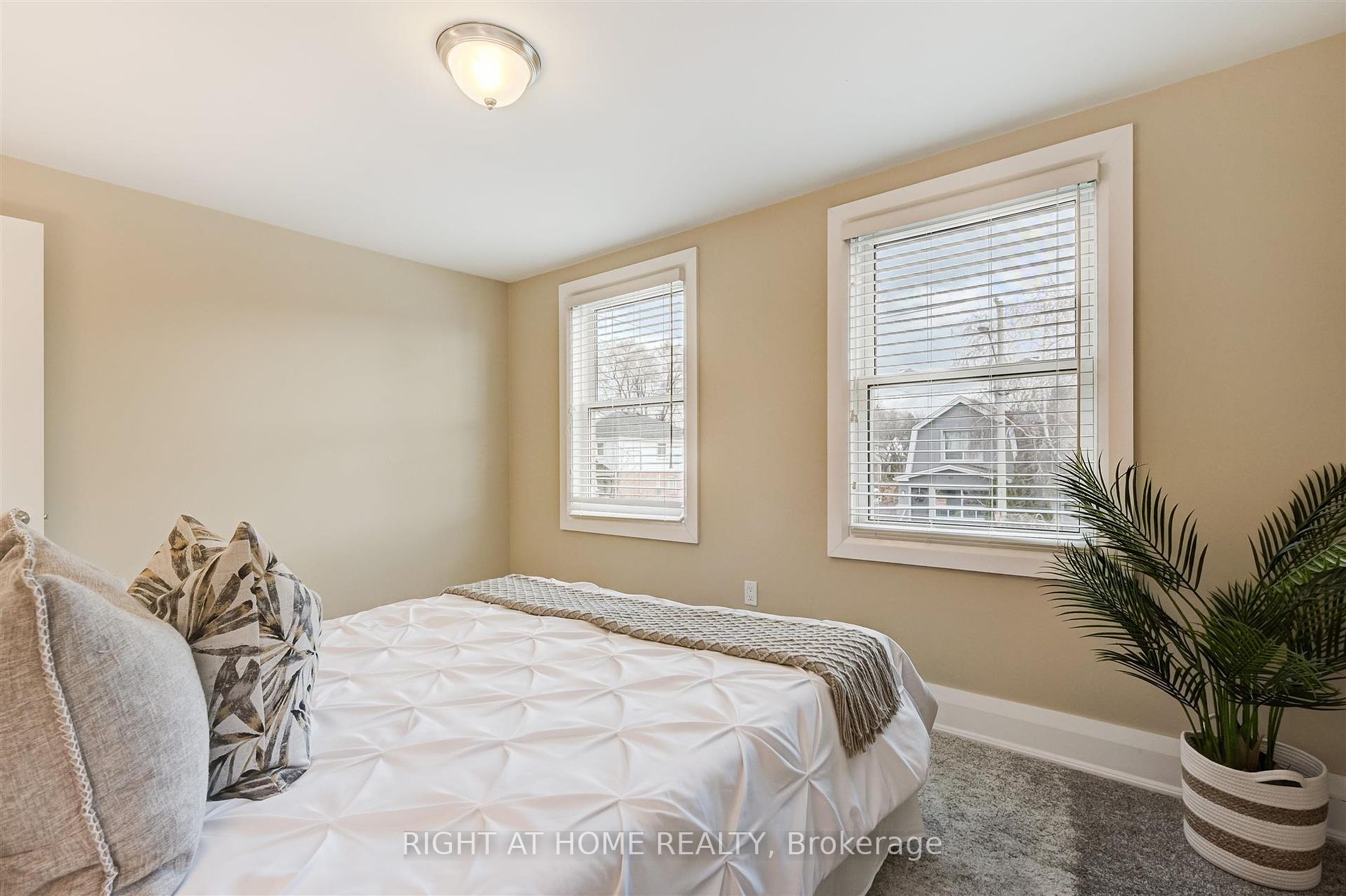 118 Woodmount Ave