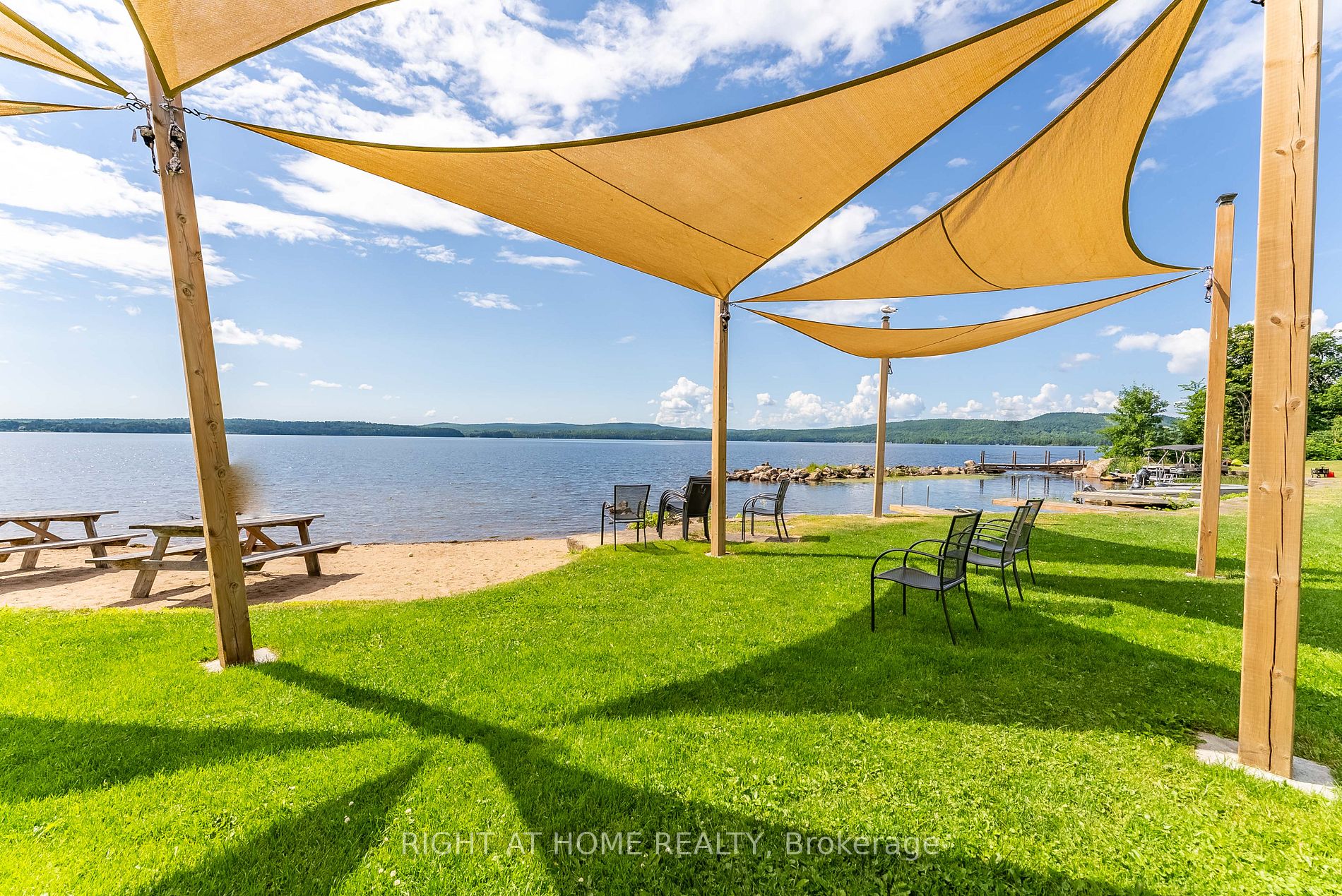 5253 Calabogie Rd