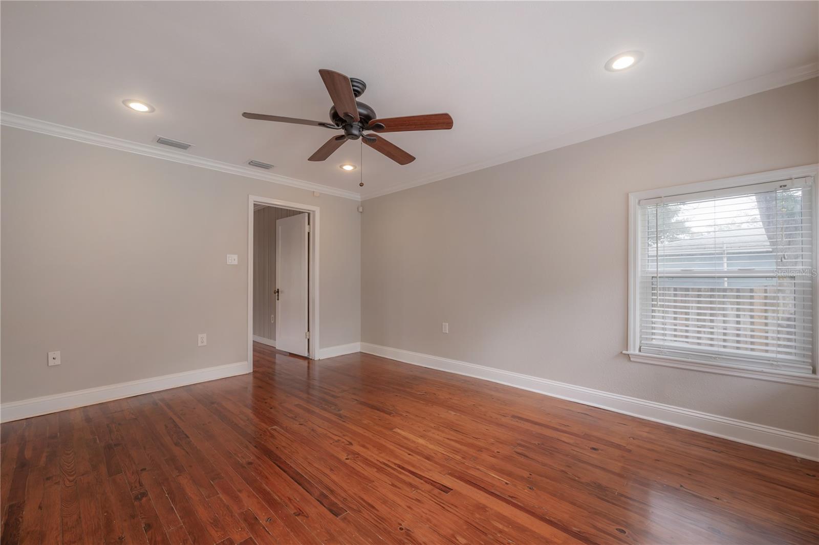 1303 E Clifton Street