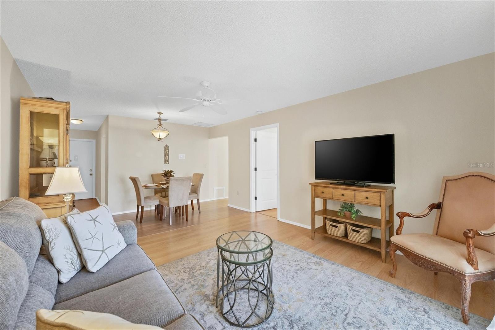 390 301 Boulevard W 27C