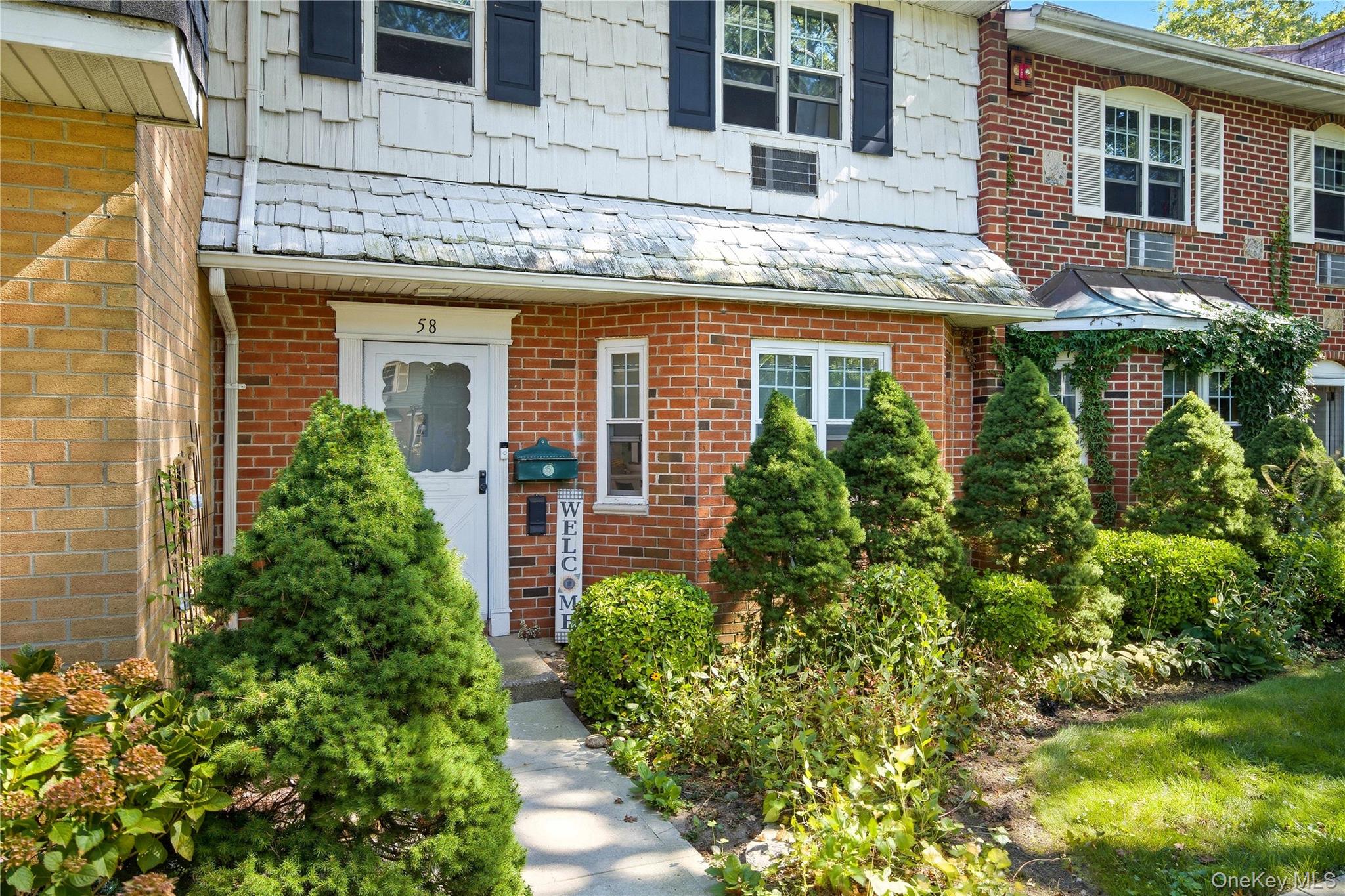 Welcome to the gated COOP Community of Birchwood Glen!  This rare townhouse-style 3 bedroom / 2.5 bath unit has hardwood floors throughout.  Enjoy a spacious floor plan that features an updated Eat-In Kitchen, Living Room/Dinning Room Combo and Half Bath on the Main Level.  Upstairs you will find a Primary Bedroom with En-Suite, In unit Washer and Dryer as well as an additional Full Bath and 2 additional Bedrooms.  This is a must see unit with too many updates to list!

Outside the sliding doors you will find a private fenced-in patio.  Additionally as part of Birchwood Glen, you’ll have access to amenities such as:Clubhouse, Pool, Tennis Courts, Basketball Courts, Playgrounds & more.

Maintenance includes ALL utilities including Cable with the exception of Electric.  This community has the convenience of being located near all and allows pets making it a MUST SEE!