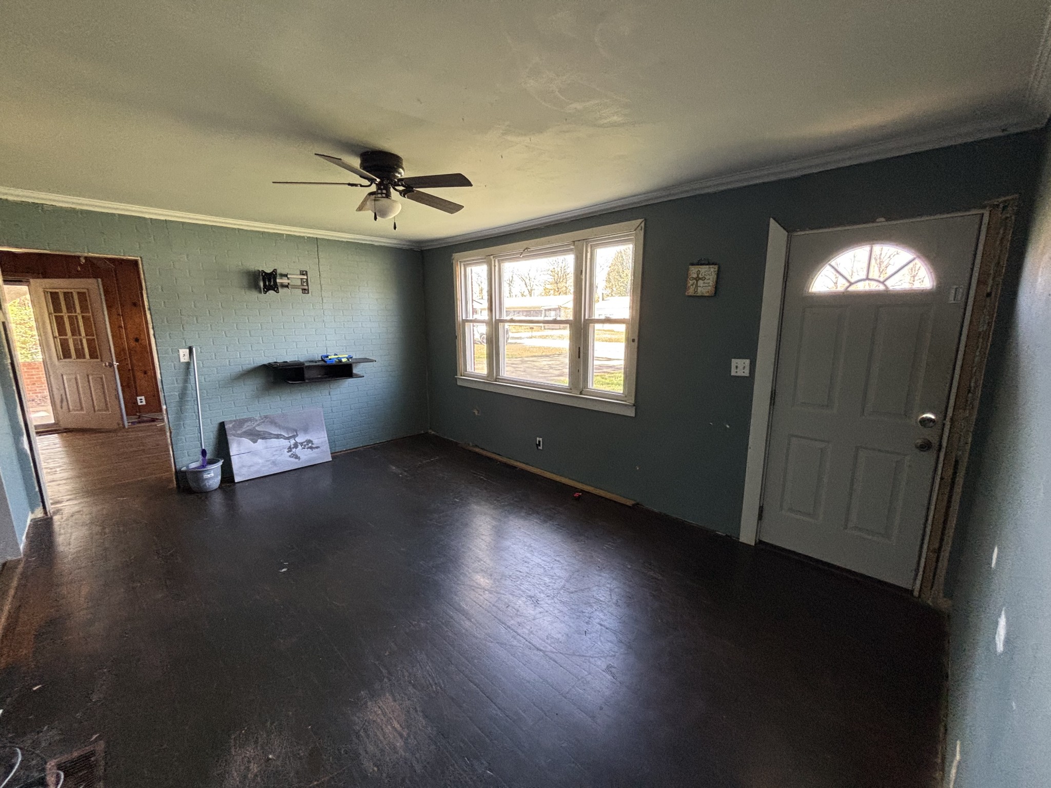 454 Carman Ave