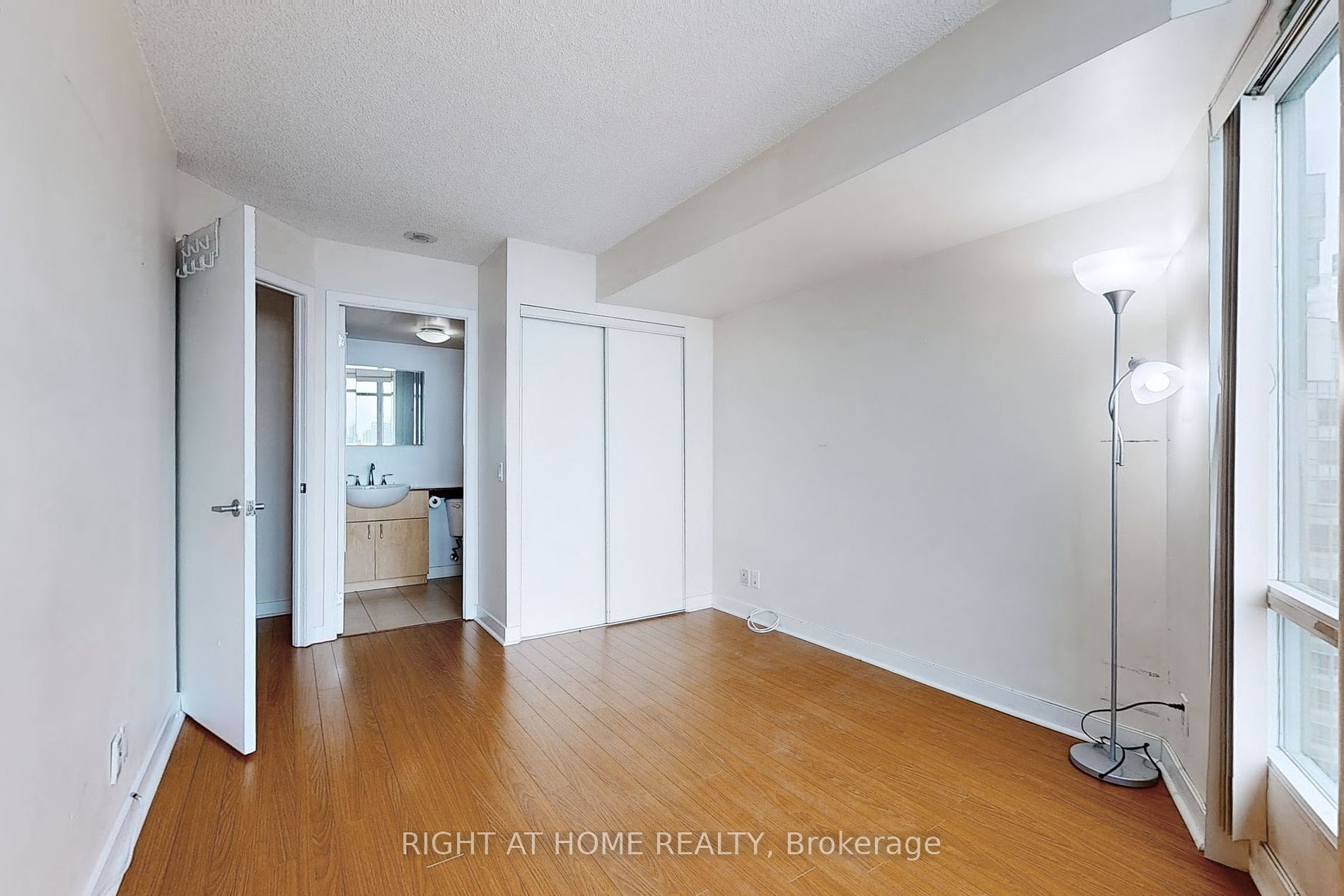 373 W Front St 2808
