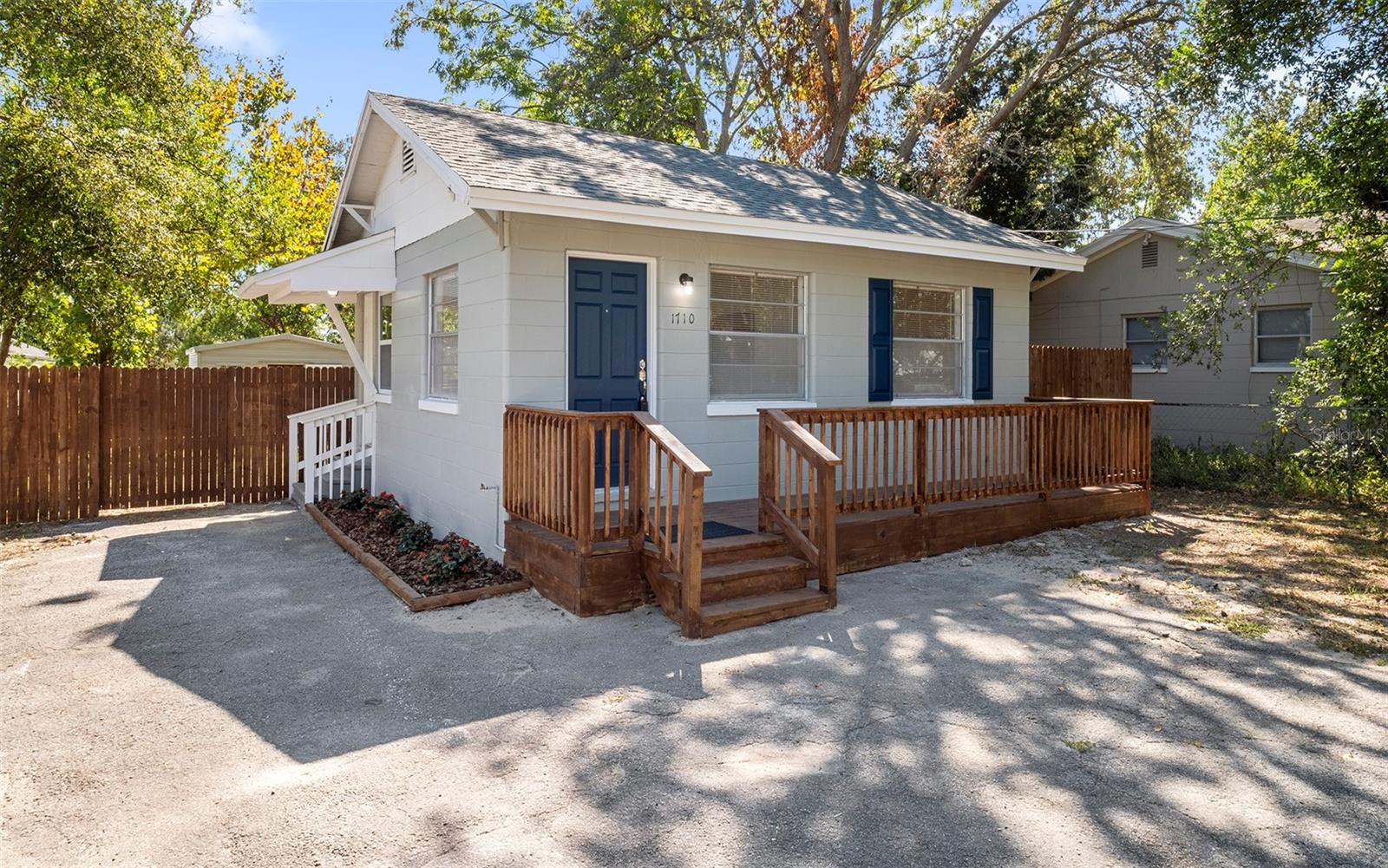 1710 W Perdiz Street