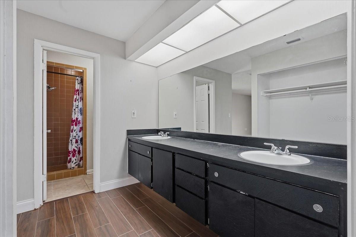 107 Elm Square S
