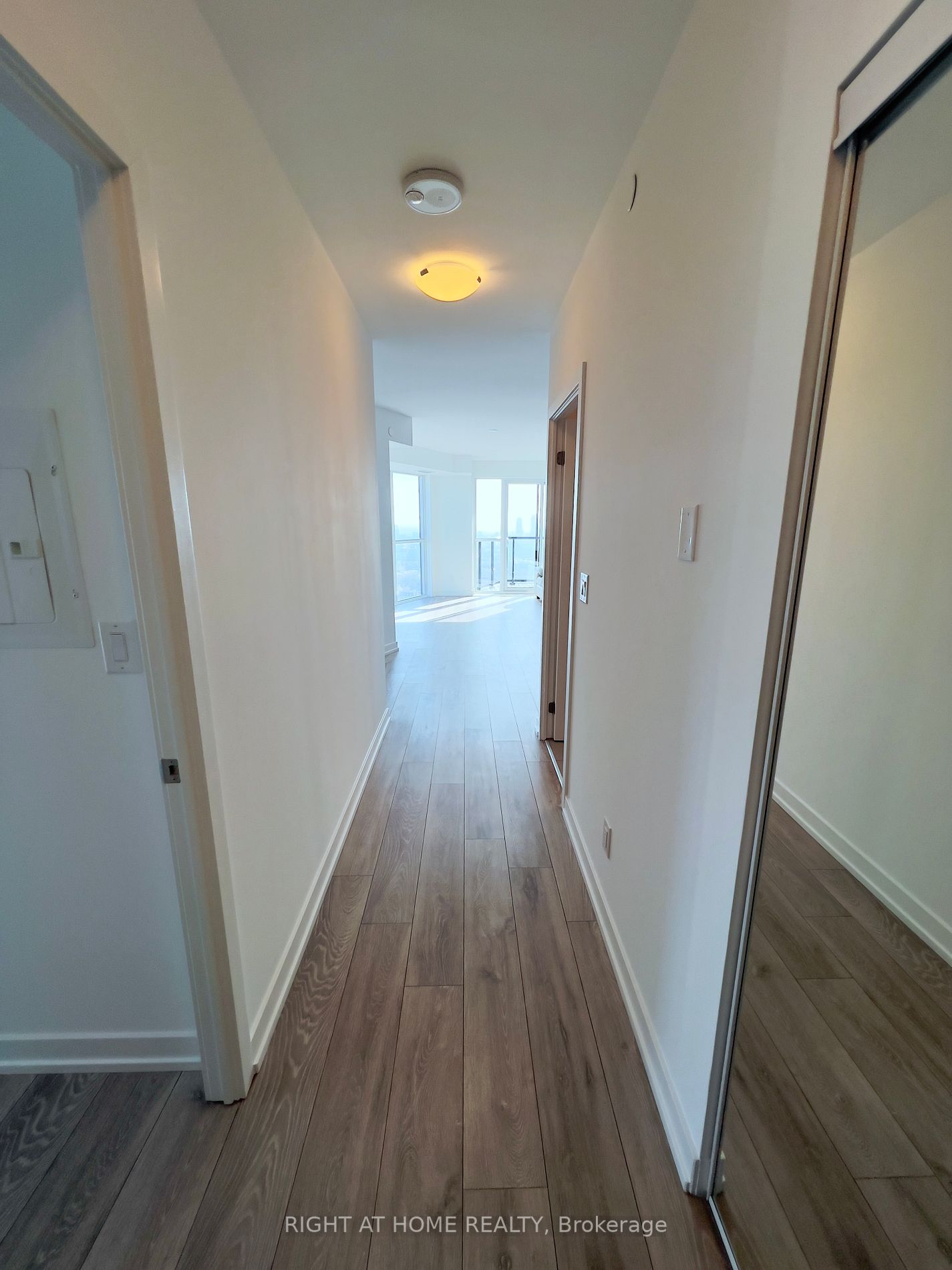 159 E Wellesley St 2404