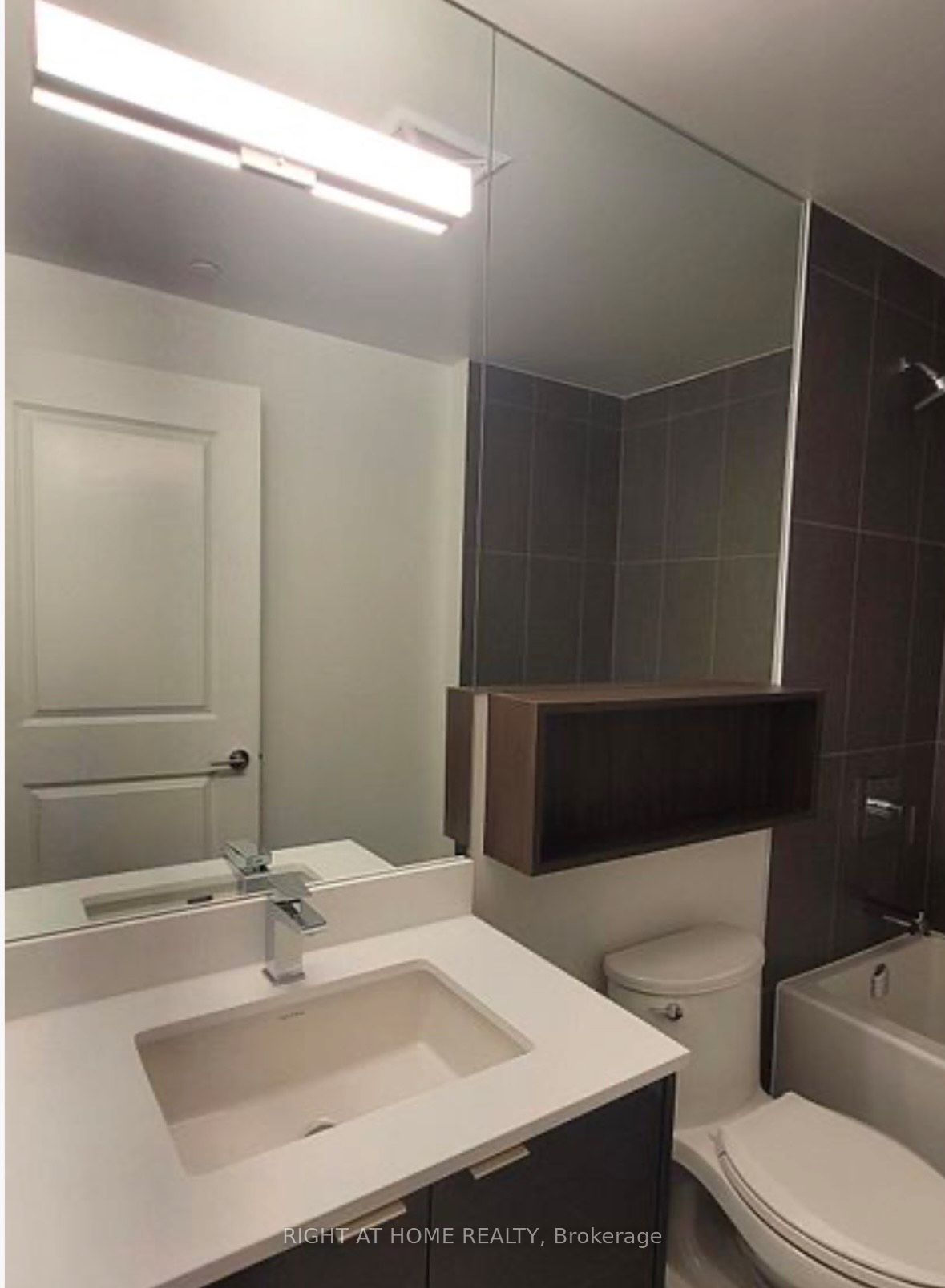 100 Dalhousie St 209