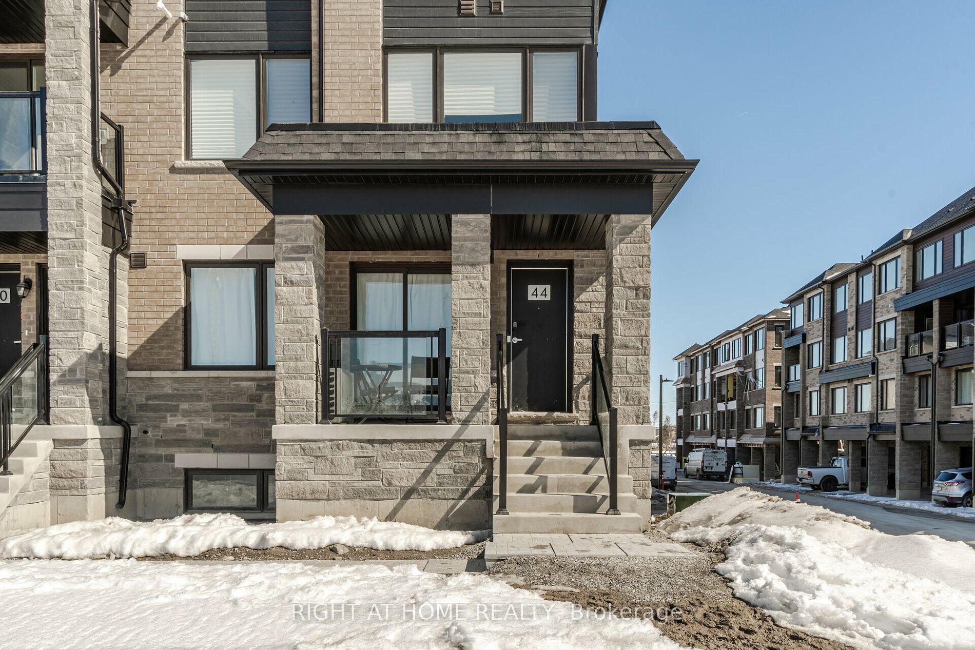 44 Magnolia Lane 24