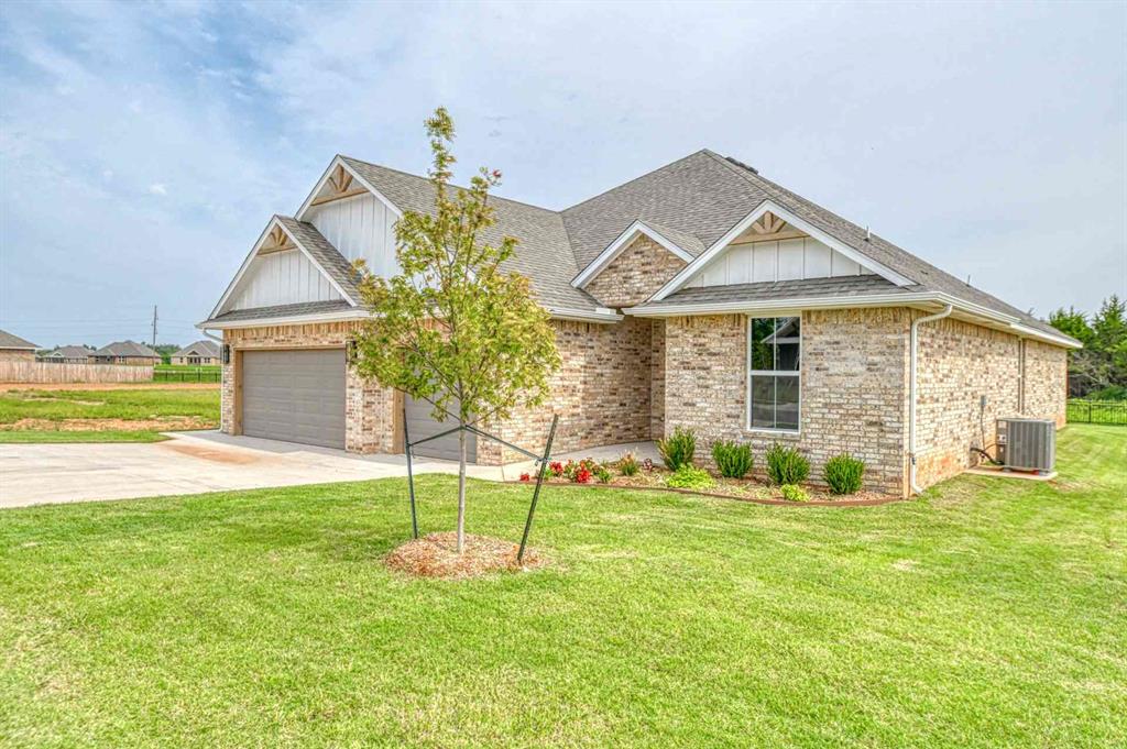 Beautiful NEW home in Summit Lakes on a prime lot overlooking the pond! Spacious 4 bed/3 bath with wood-look tile all main areas and ceiling fans thru-out. Living / Dining and Kitchen design will impress you. 5 burner gas range, pantry, and wonderful storage too. The Primary is separate from others and enjoys a view of the pond too. Long double Vanity, separate walk-in shower w/no step and soaking tub...and an amazing closet that connects to laundry too. Two bedrooms and bath are separated from the 3rd bed & bath so great for guests... or study. Full sod, landscape & sprinklers too.*Foundation: Custom steel reinforced engineered post tension*