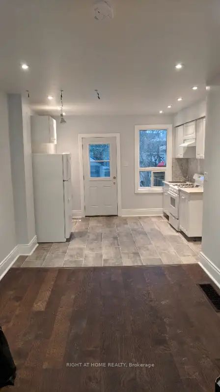 77 Newmarket Ave Main