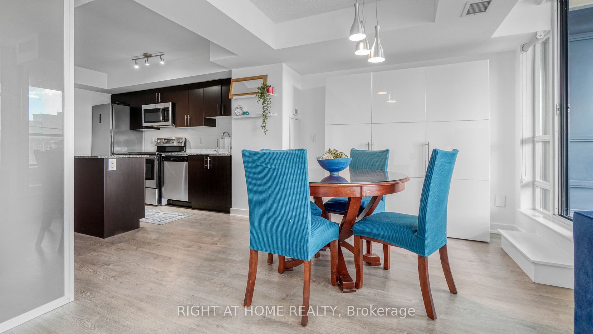 11 Superior Ave 207
