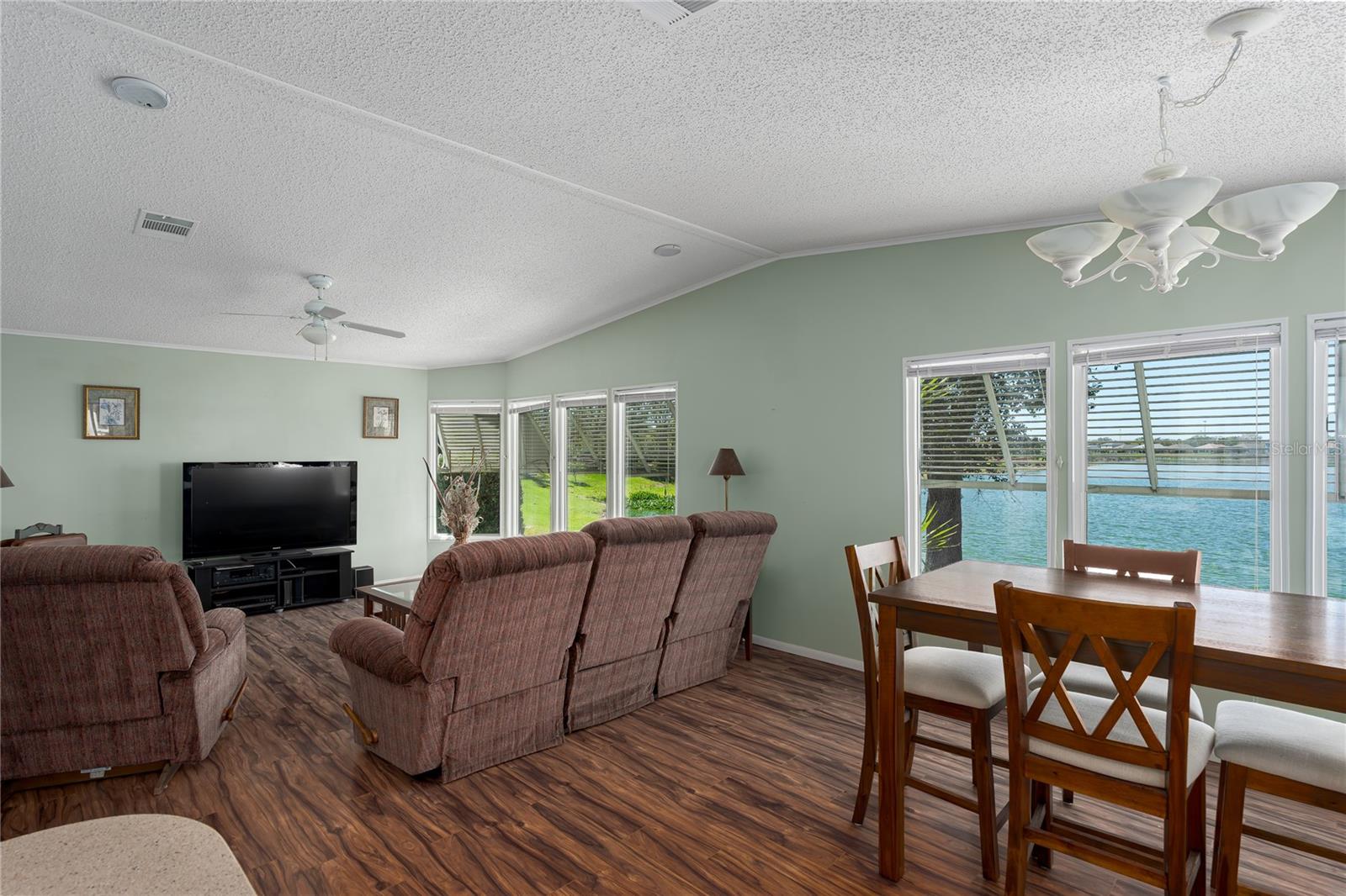 8409 Imperial Circle