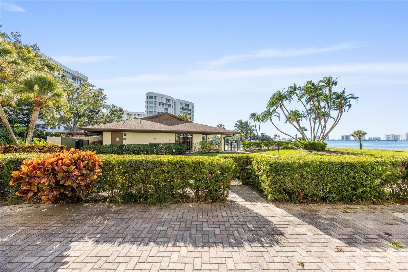 100 Oakmont Lane 101