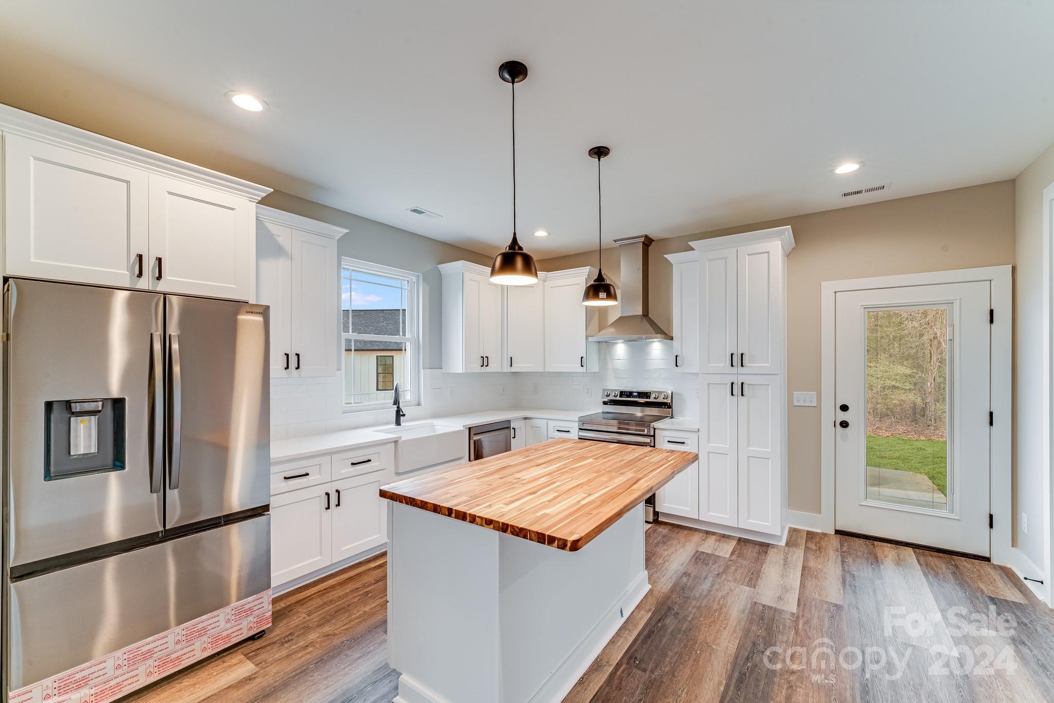 27687 Taylor Lane